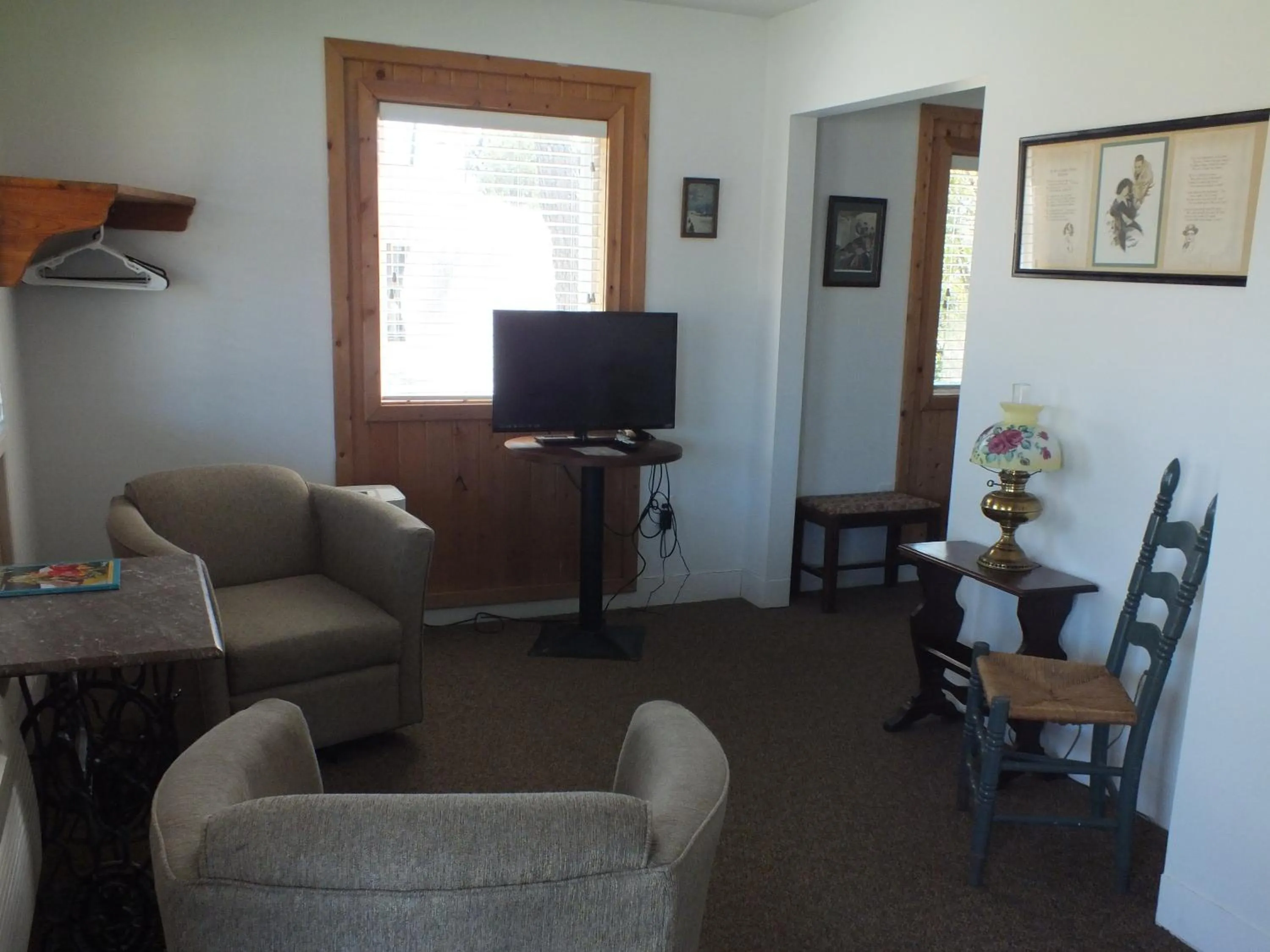 Seating area in Scarborough Inn