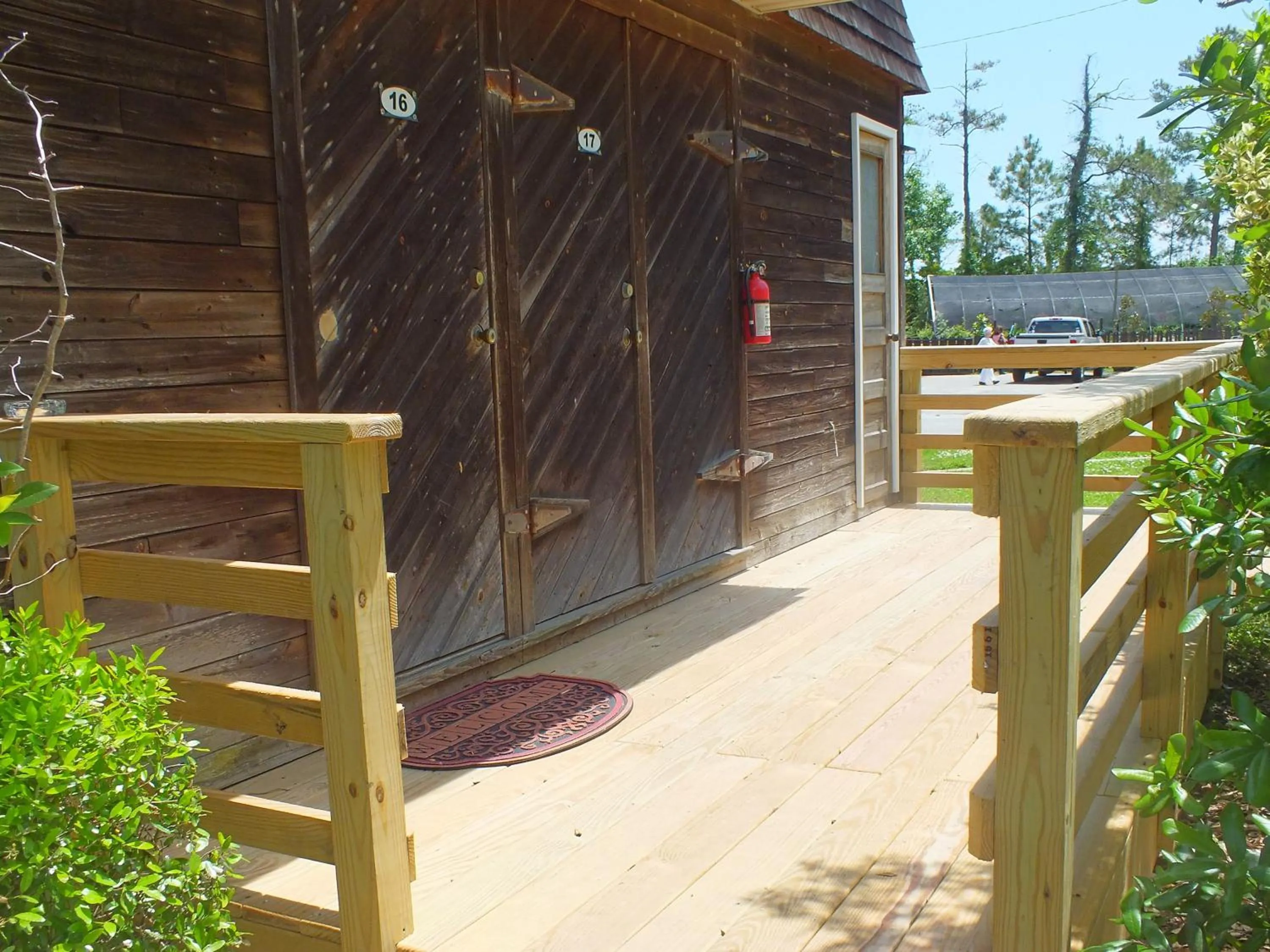 Facade/entrance in Scarborough Inn