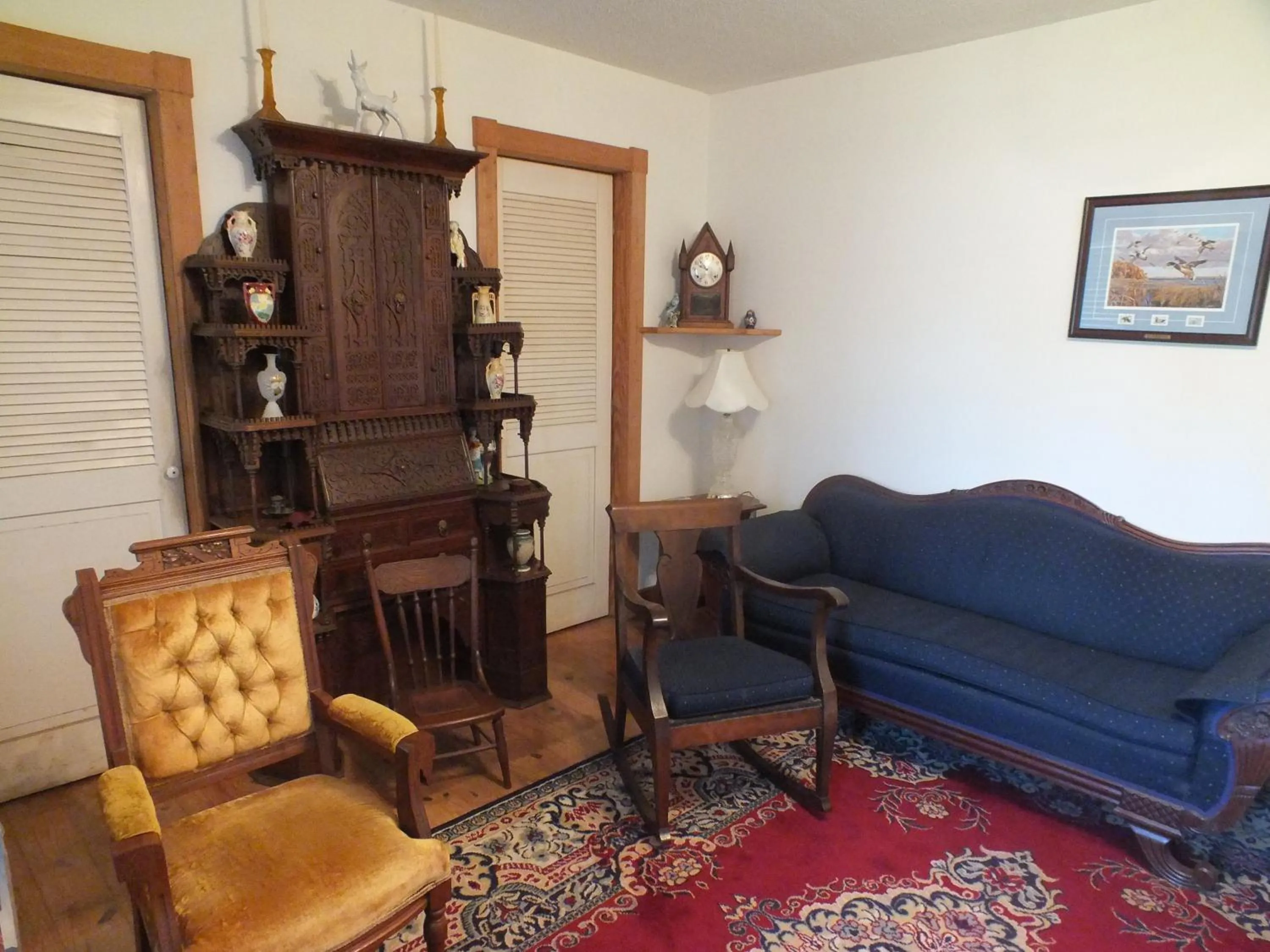 Decorative detail in Scarborough Inn