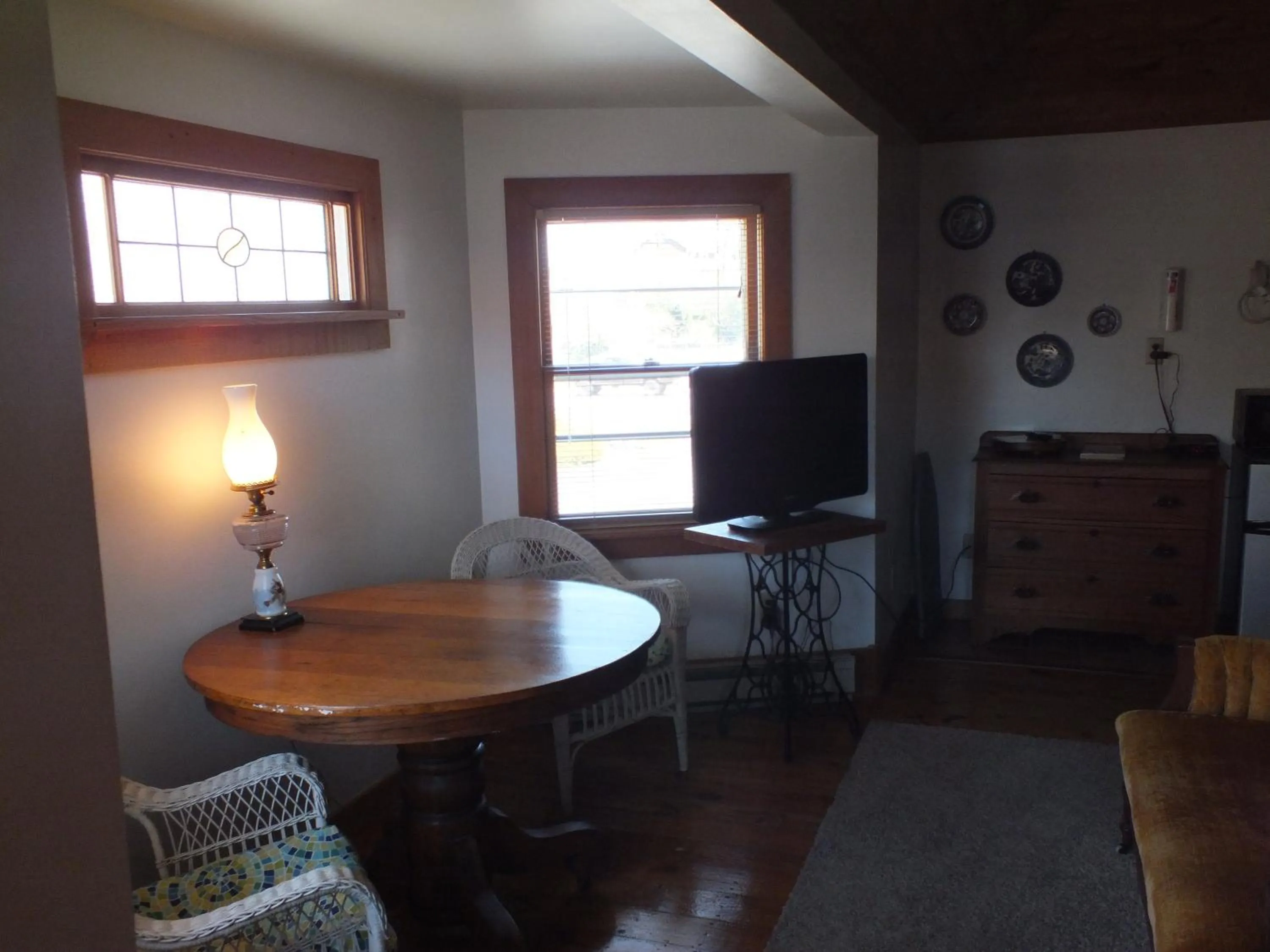 Seating area in Scarborough Inn