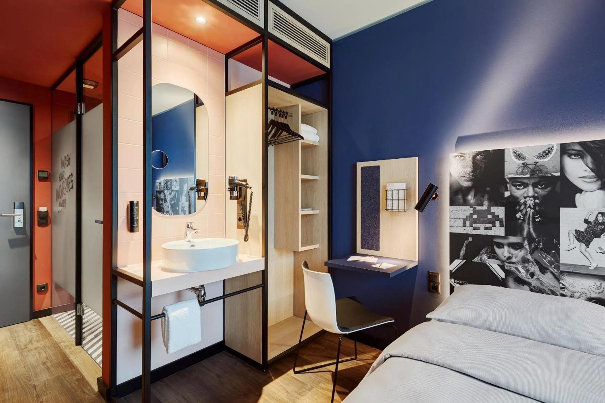 Bed in LEGERE EXPRESS Leipzig