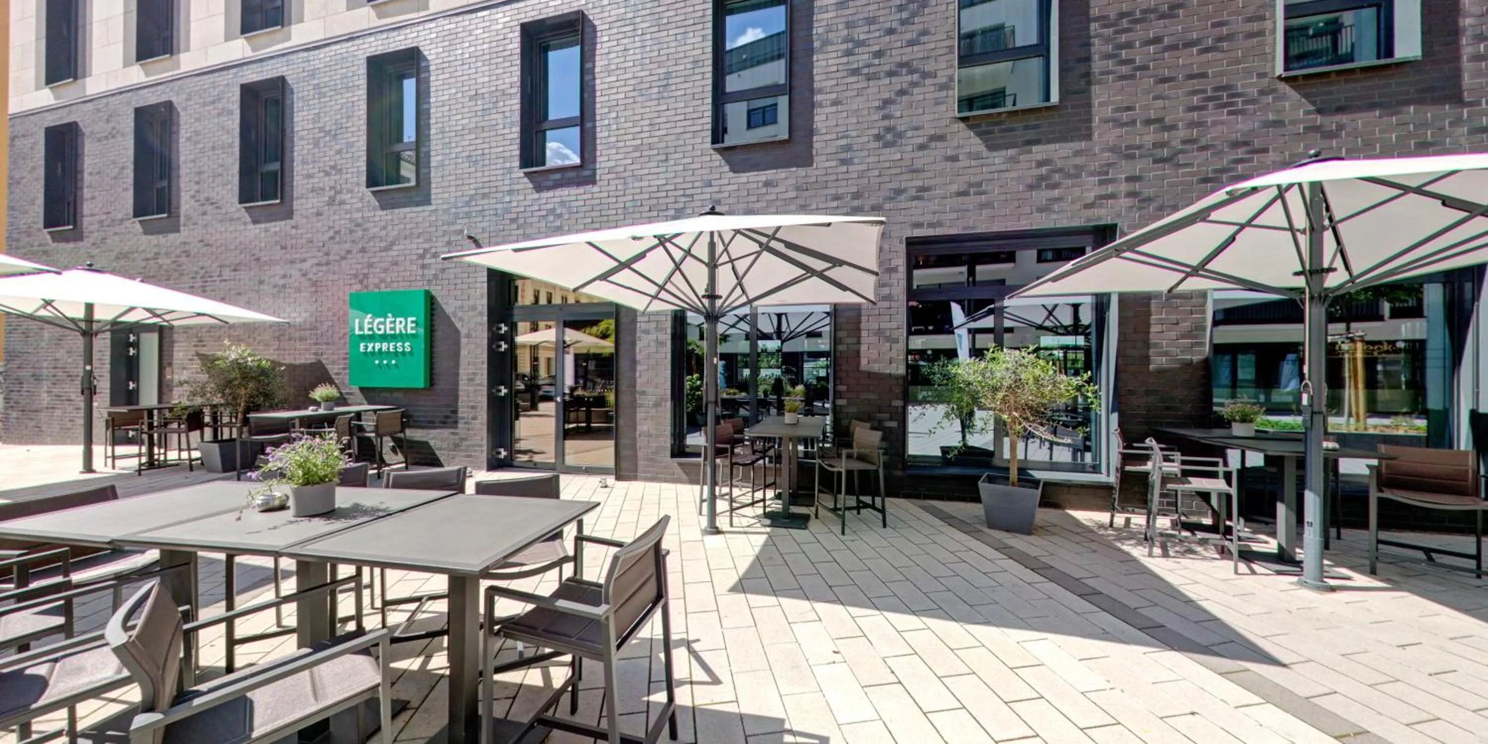 Property building in LEGERE EXPRESS Leipzig