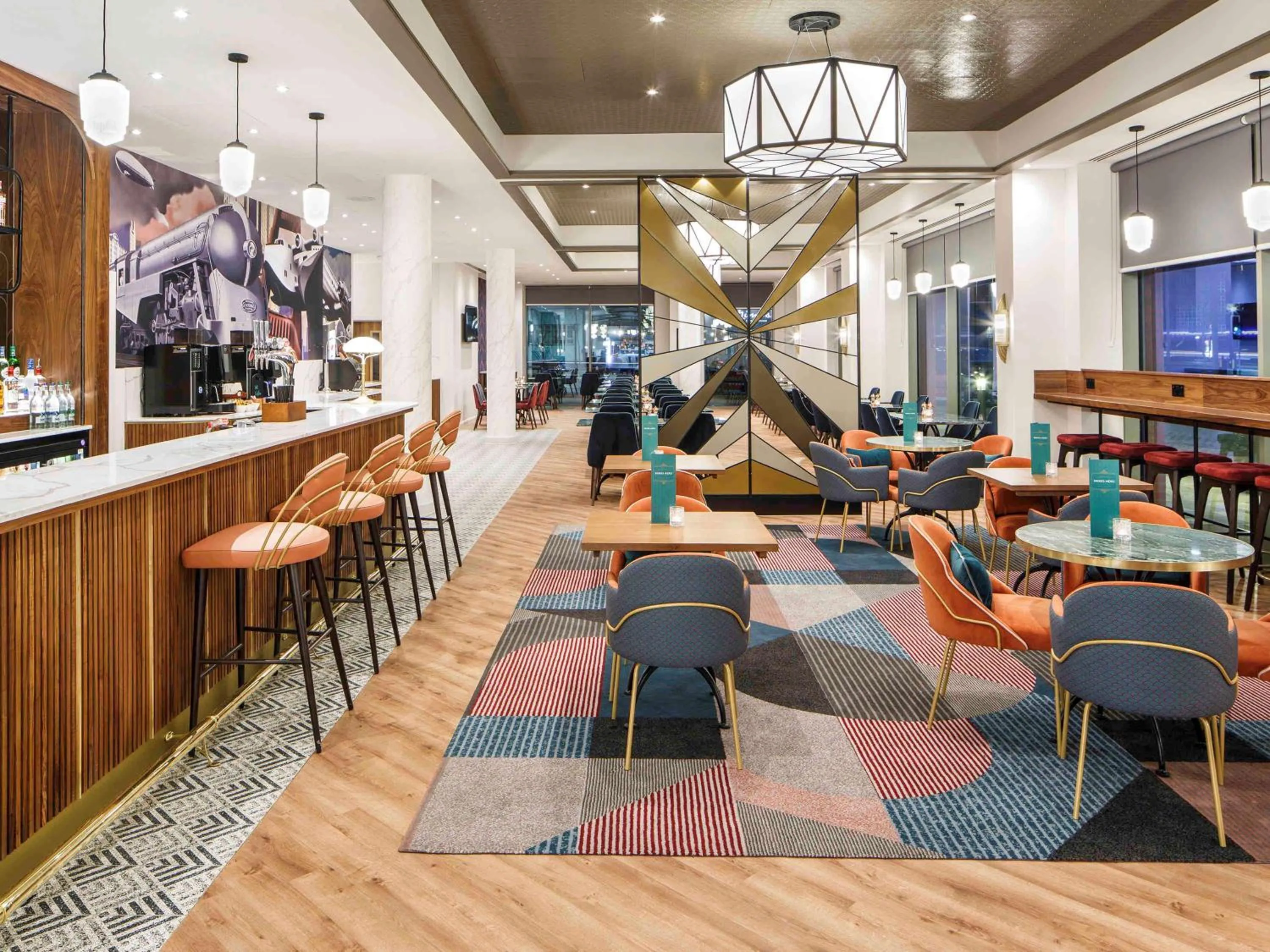 Lounge or bar, Lounge/Bar in IBIS STYLES London Heathrow East