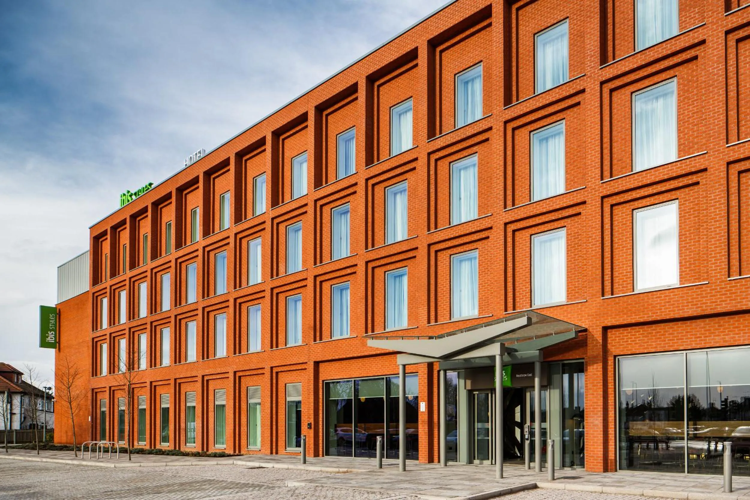 Property building in IBIS STYLES London Heathrow East
