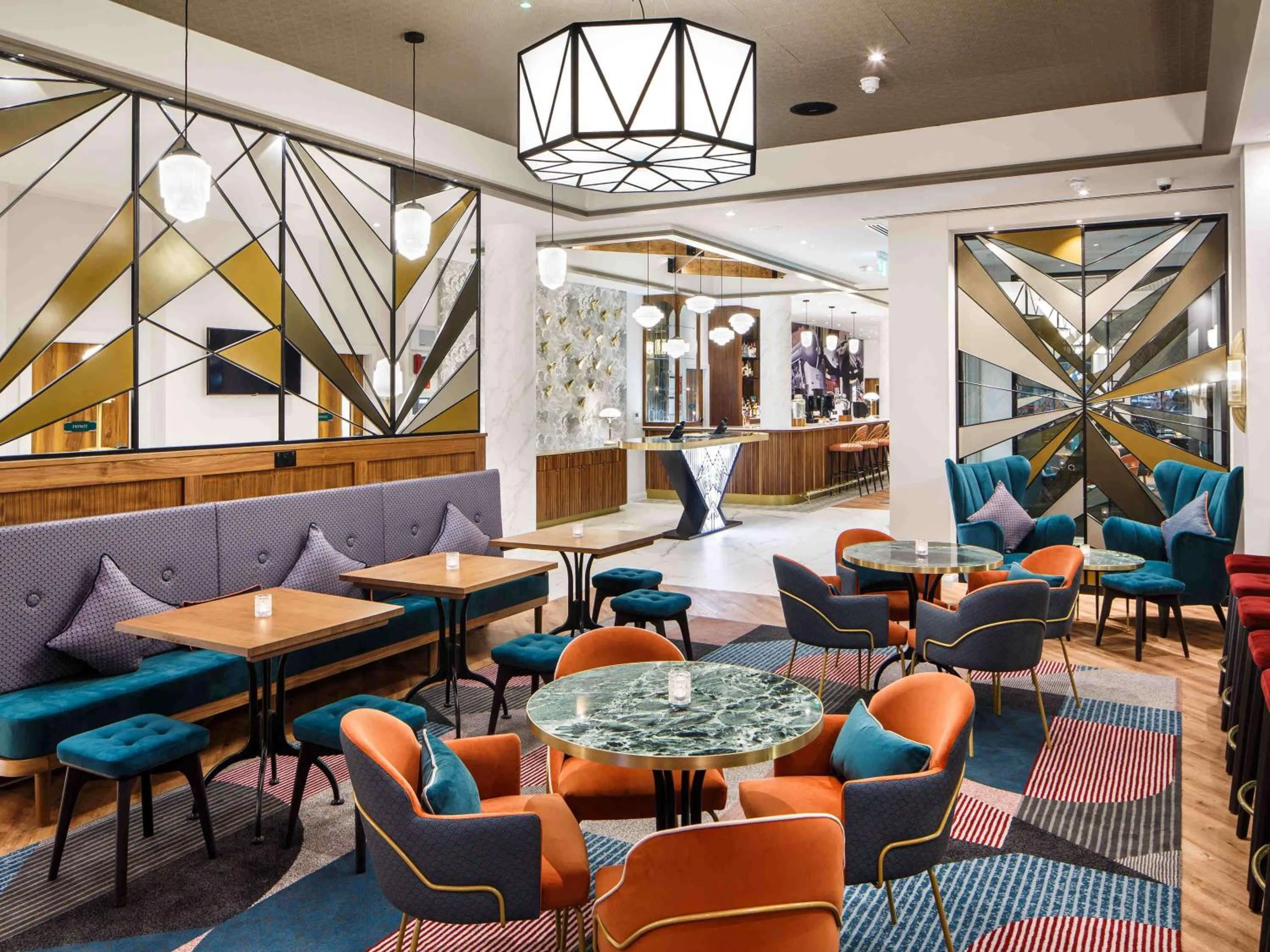 Restaurant/Places to Eat in IBIS STYLES London Heathrow East