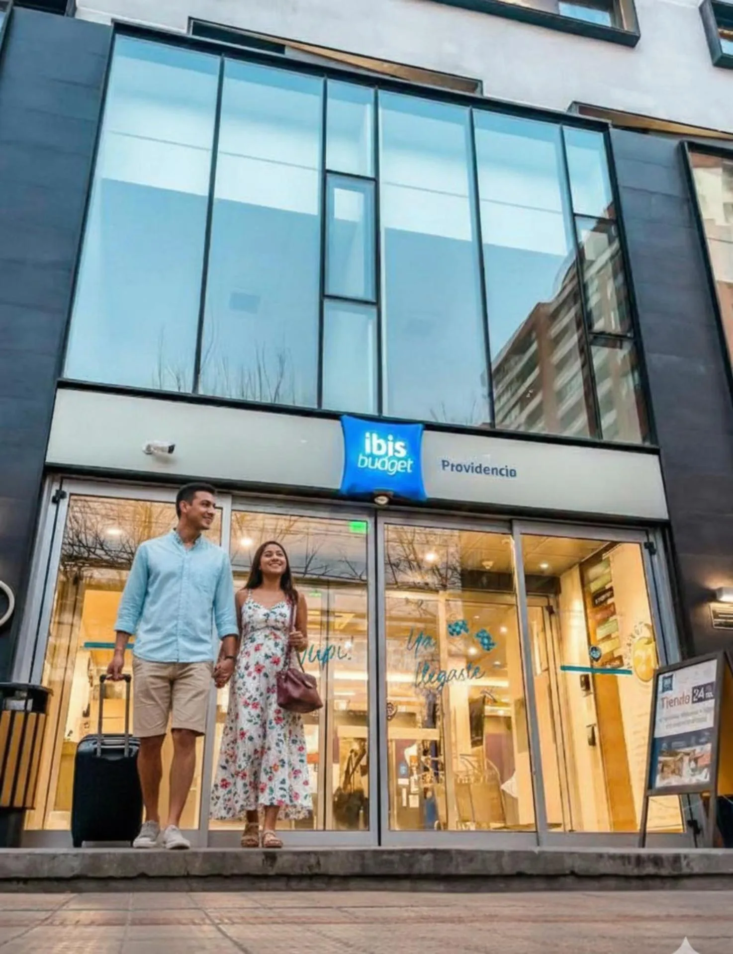 People in ibis budget Santiago Providencia