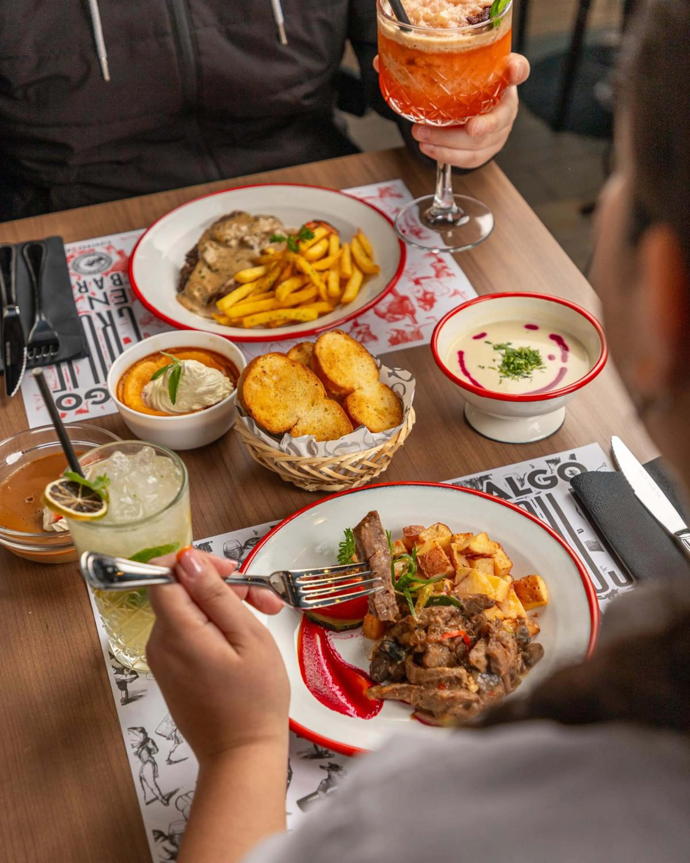 Restaurant/places to eat in ibis budget Santiago Providencia