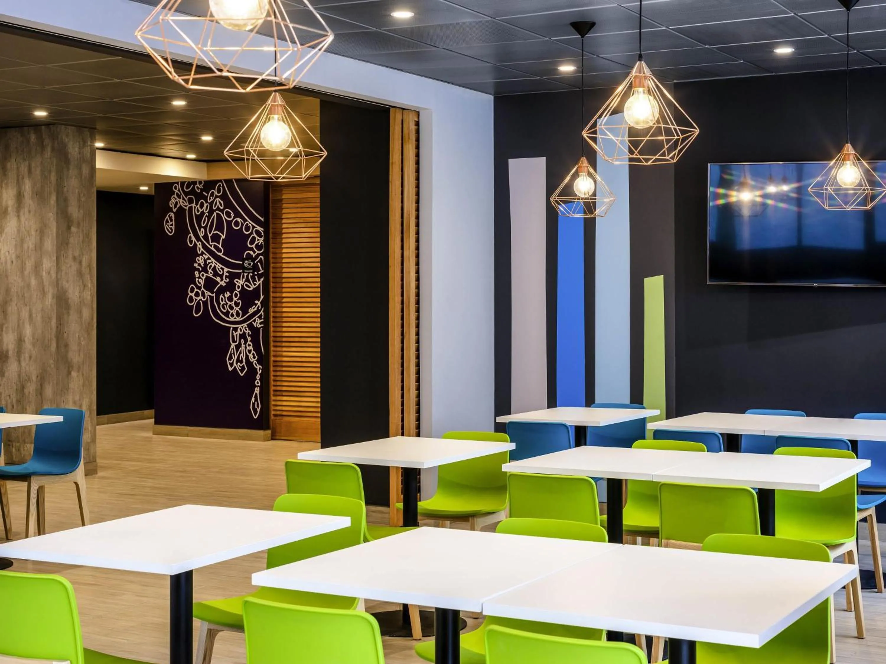 Restaurant/places to eat in ibis budget Santiago Providencia