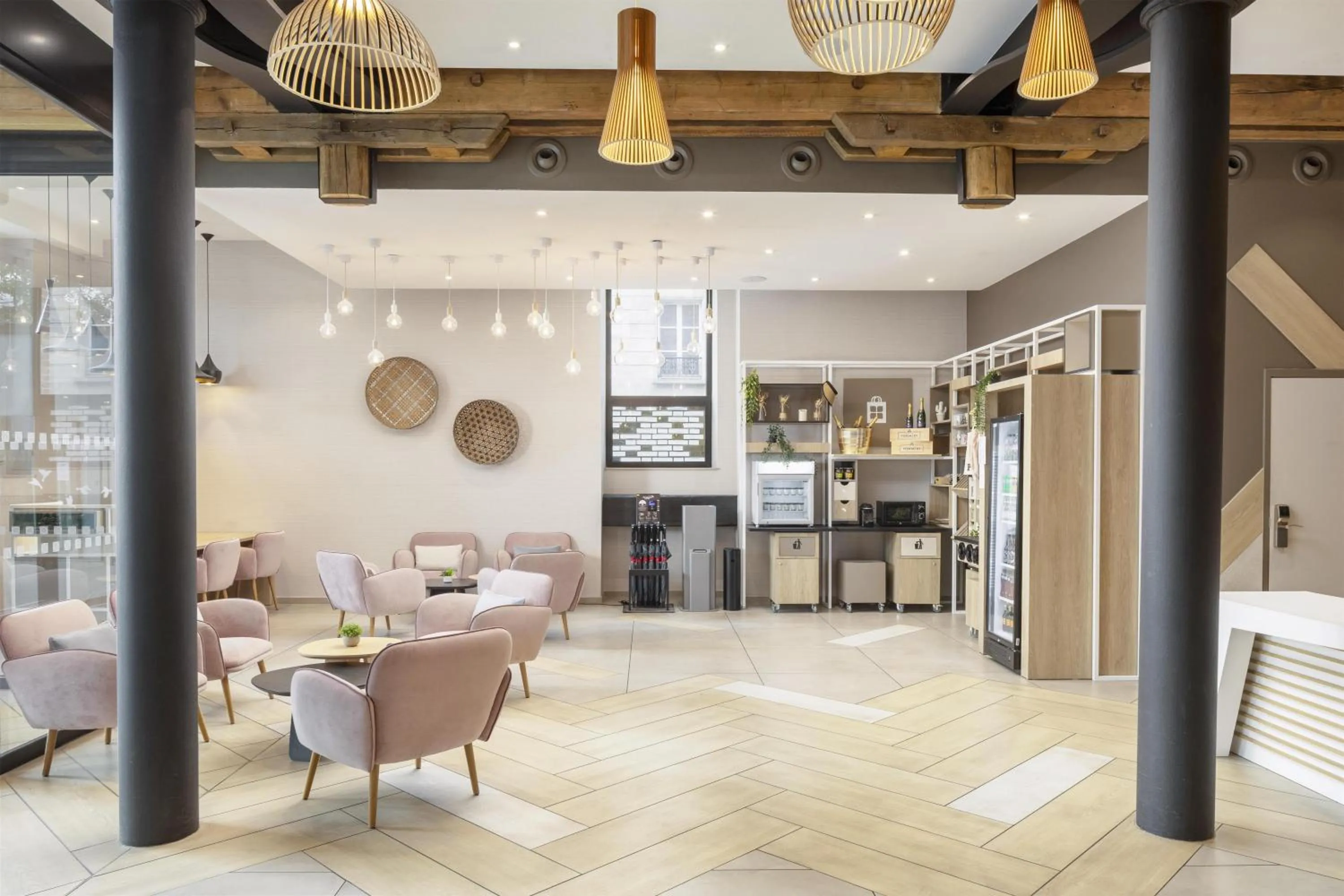 Lobby or reception in Hilton Paris Charles De Gaulle Airport