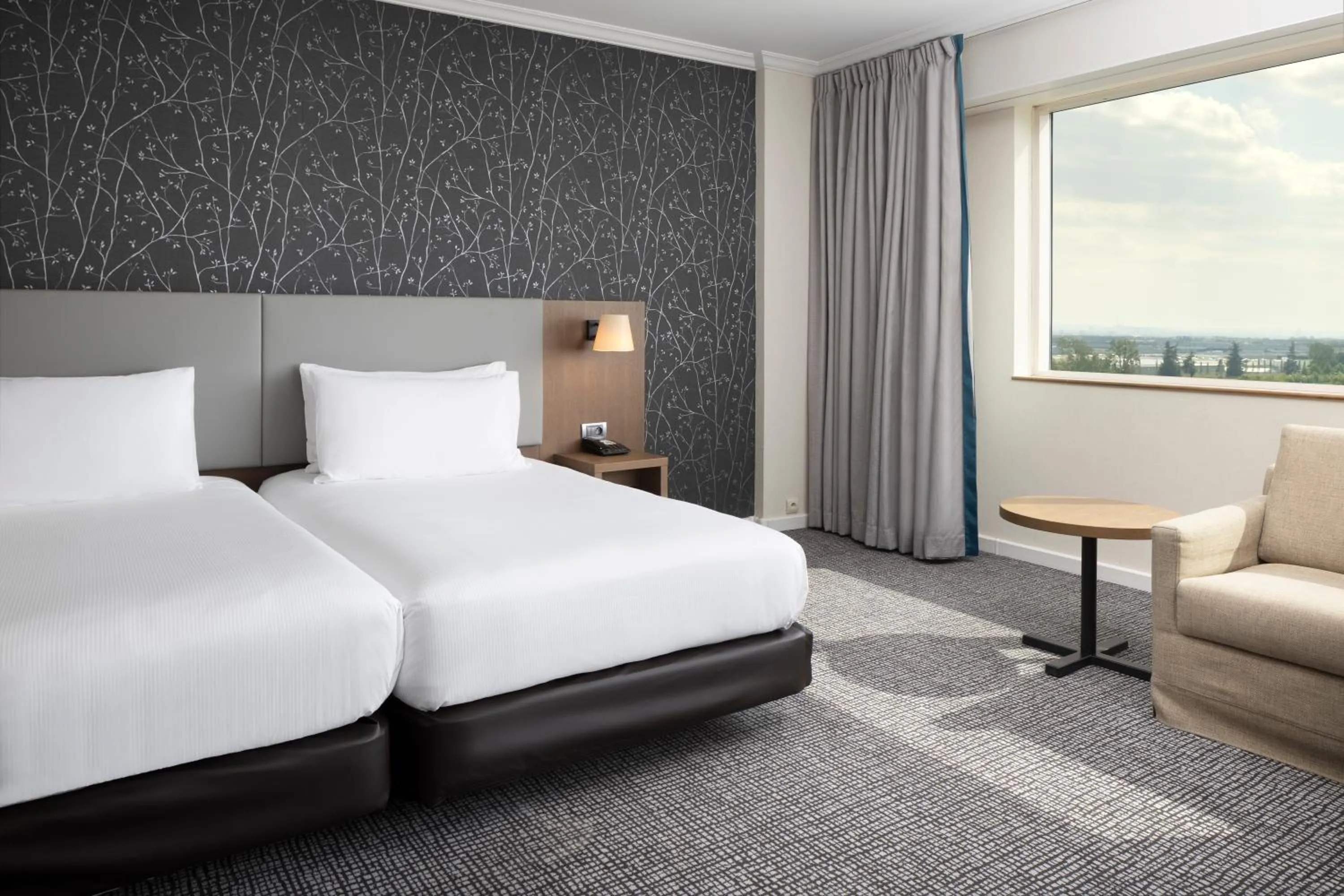 Bedroom, Bed in Hilton Paris Charles De Gaulle Airport