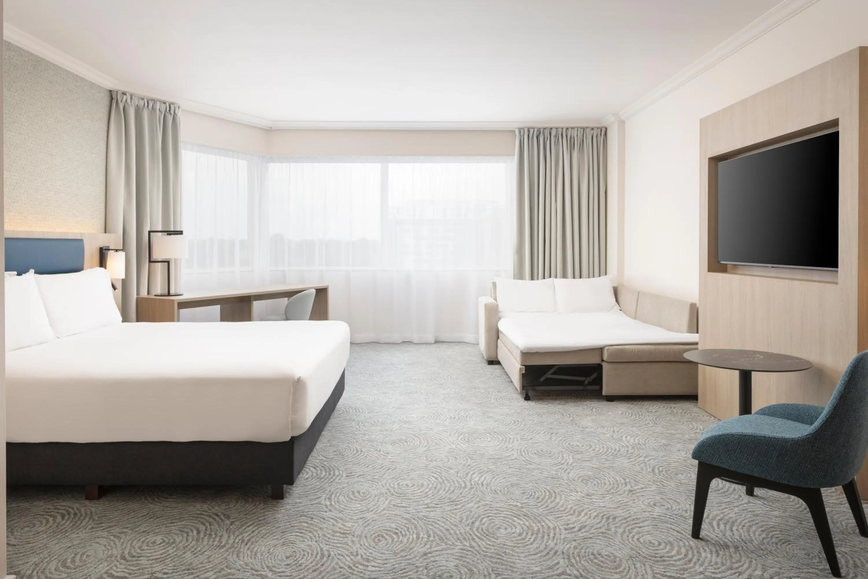 Bedroom, Bed in Hilton Paris Charles De Gaulle Airport