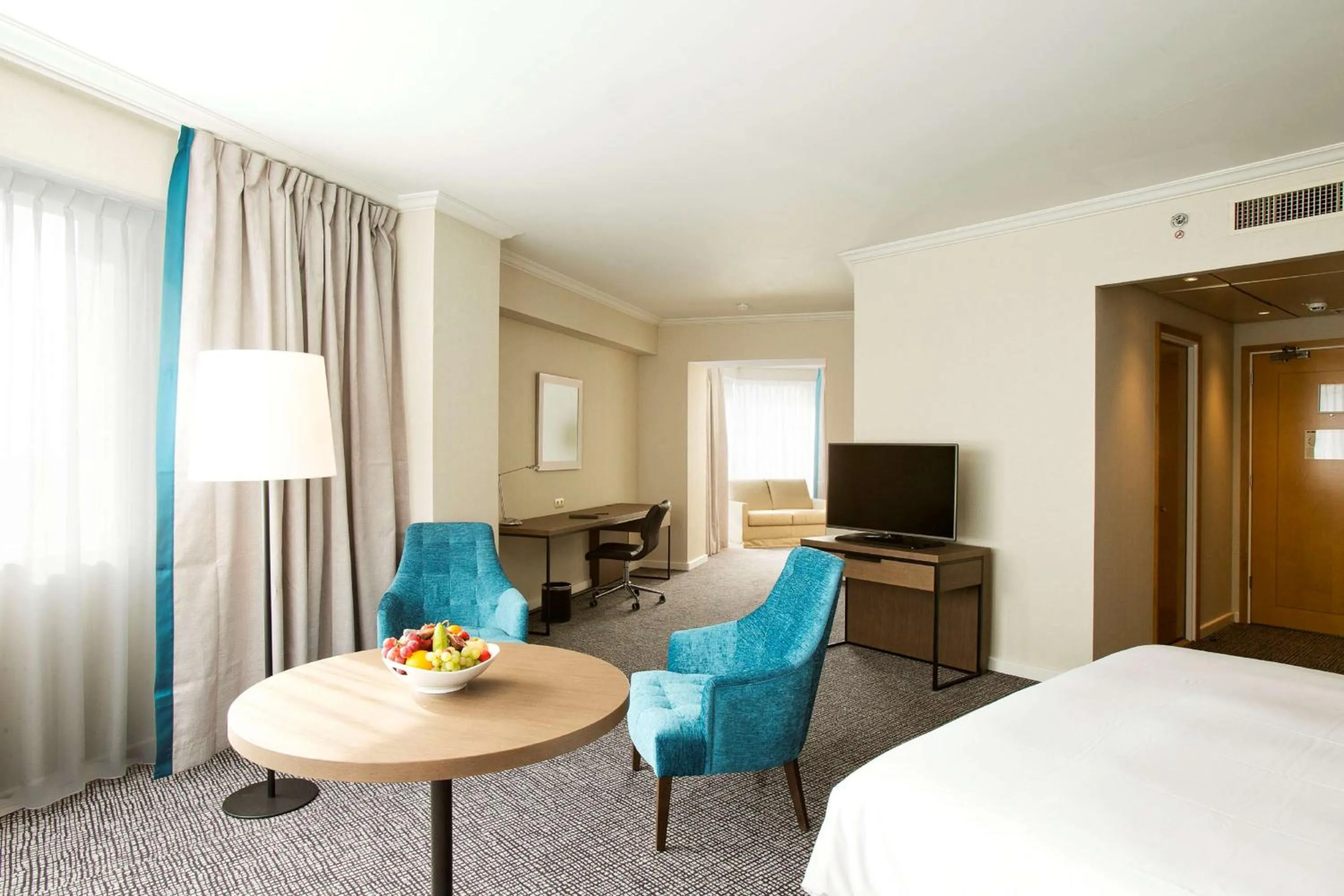King Junior Suite in Hilton Paris Charles De Gaulle Airport