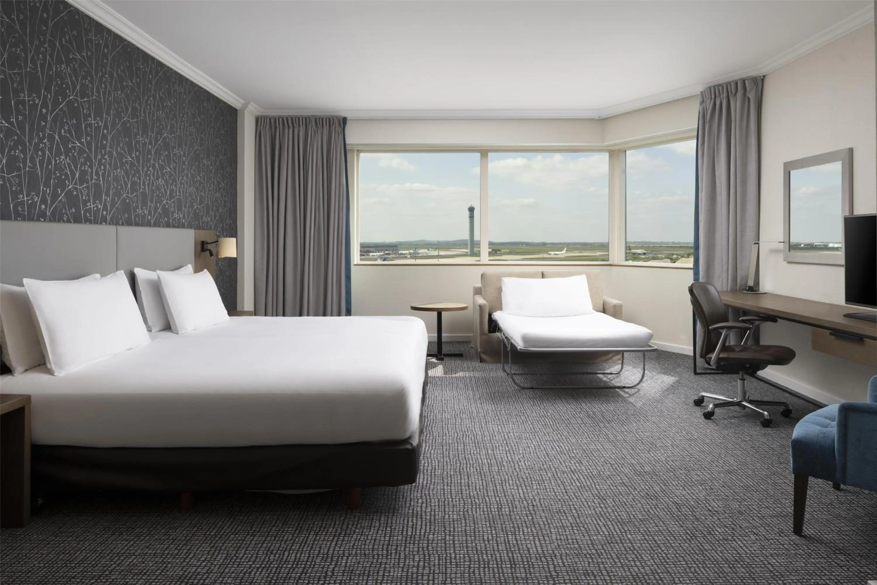 Bed in Hilton Paris Charles De Gaulle Airport