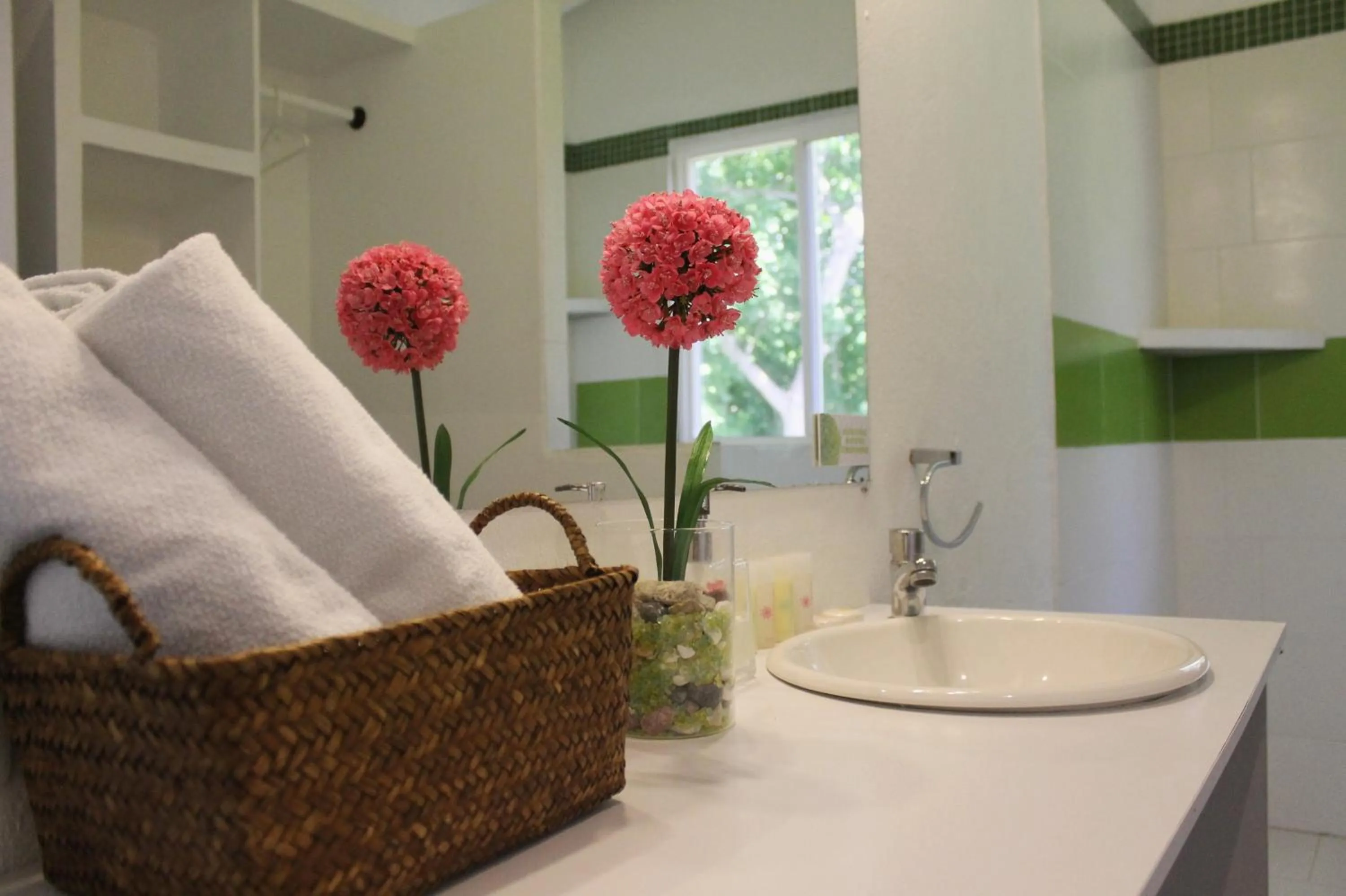 Bathroom in Casa de las Flores tropical