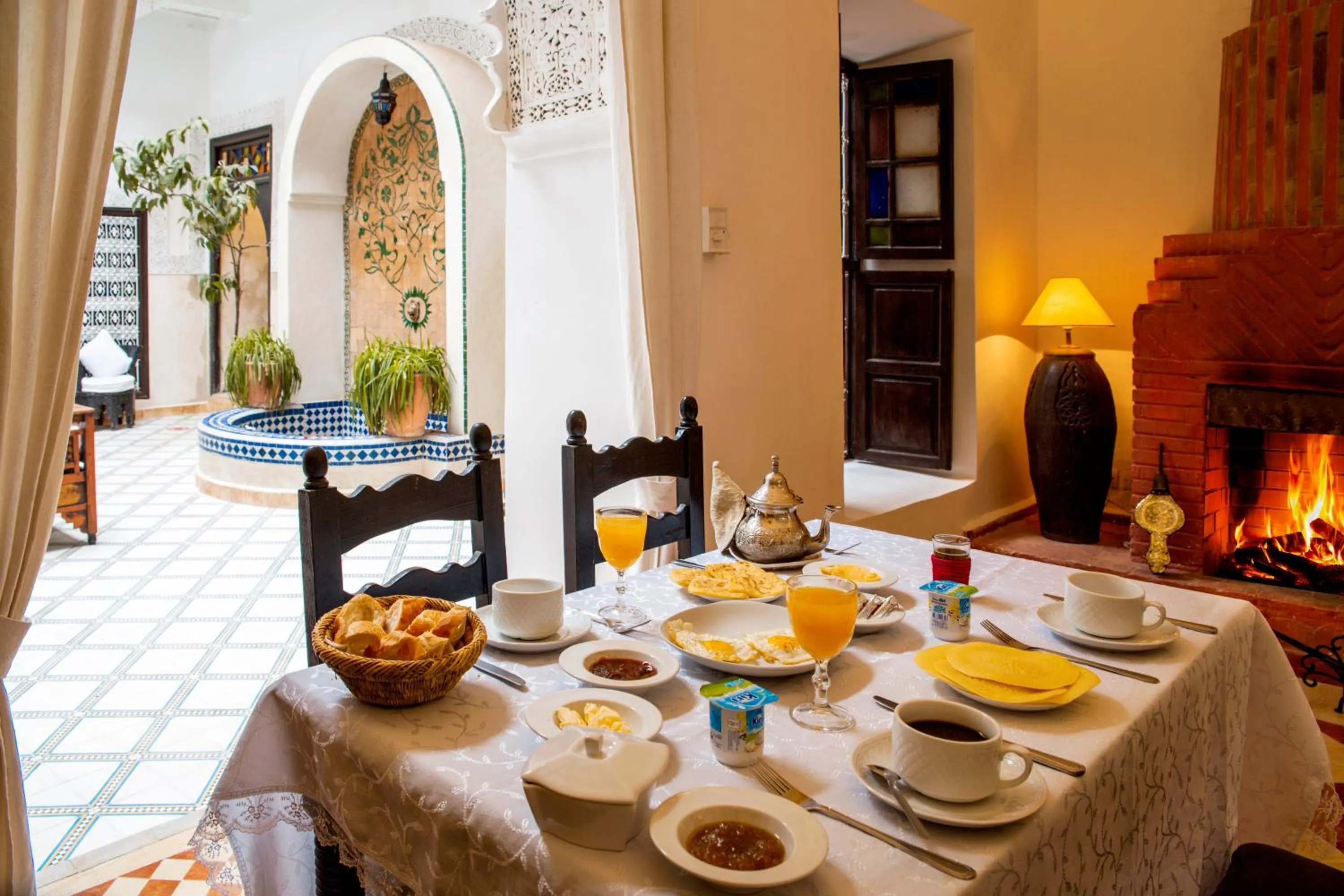 Restaurant/places to eat in Riad Al Jana