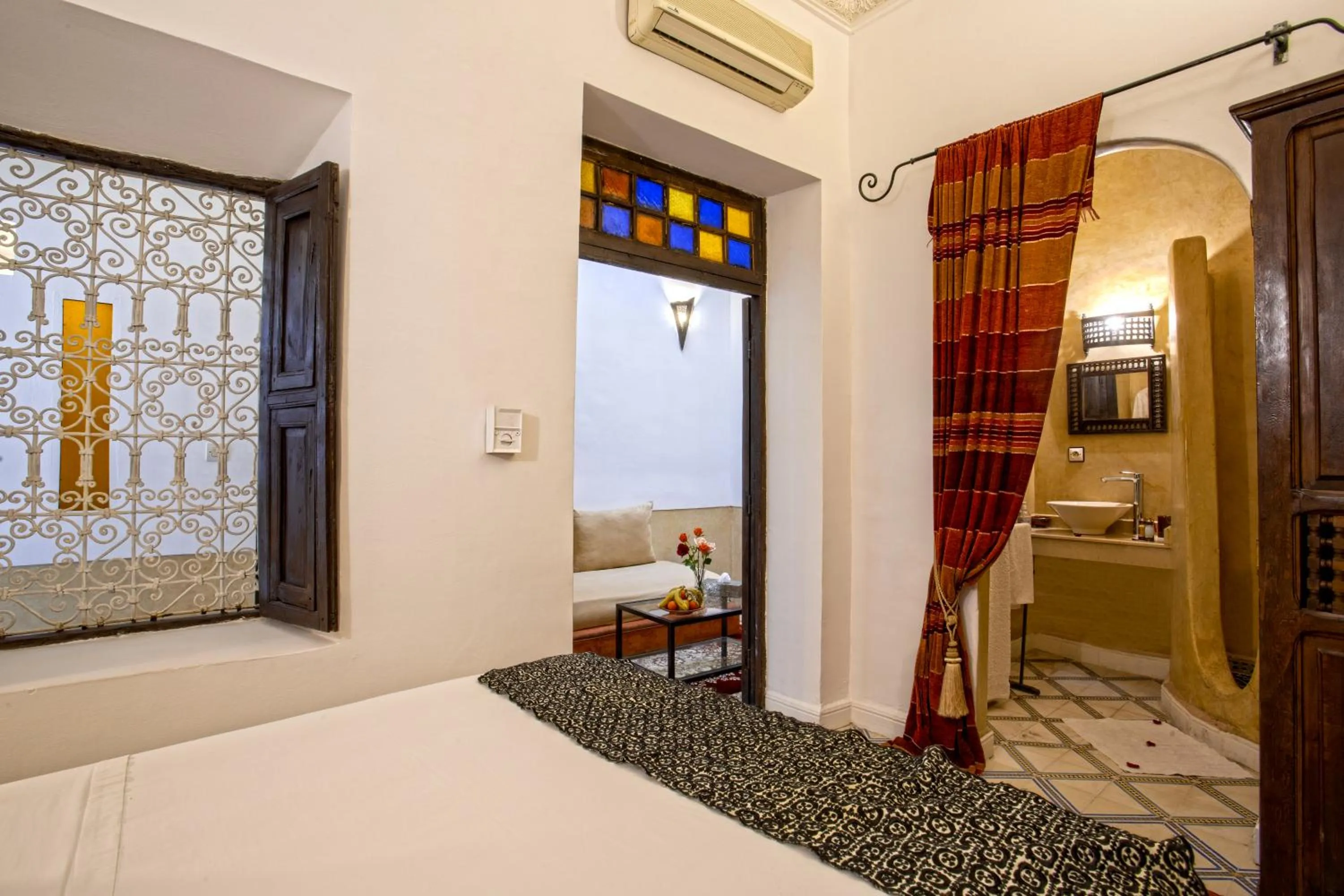 Photo of the whole room, Bed in Riad Al Jana