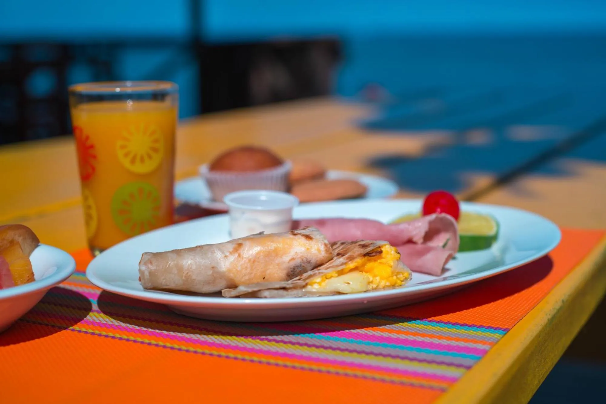 Buffet breakfast in Las Rocas Resort and Dive Center