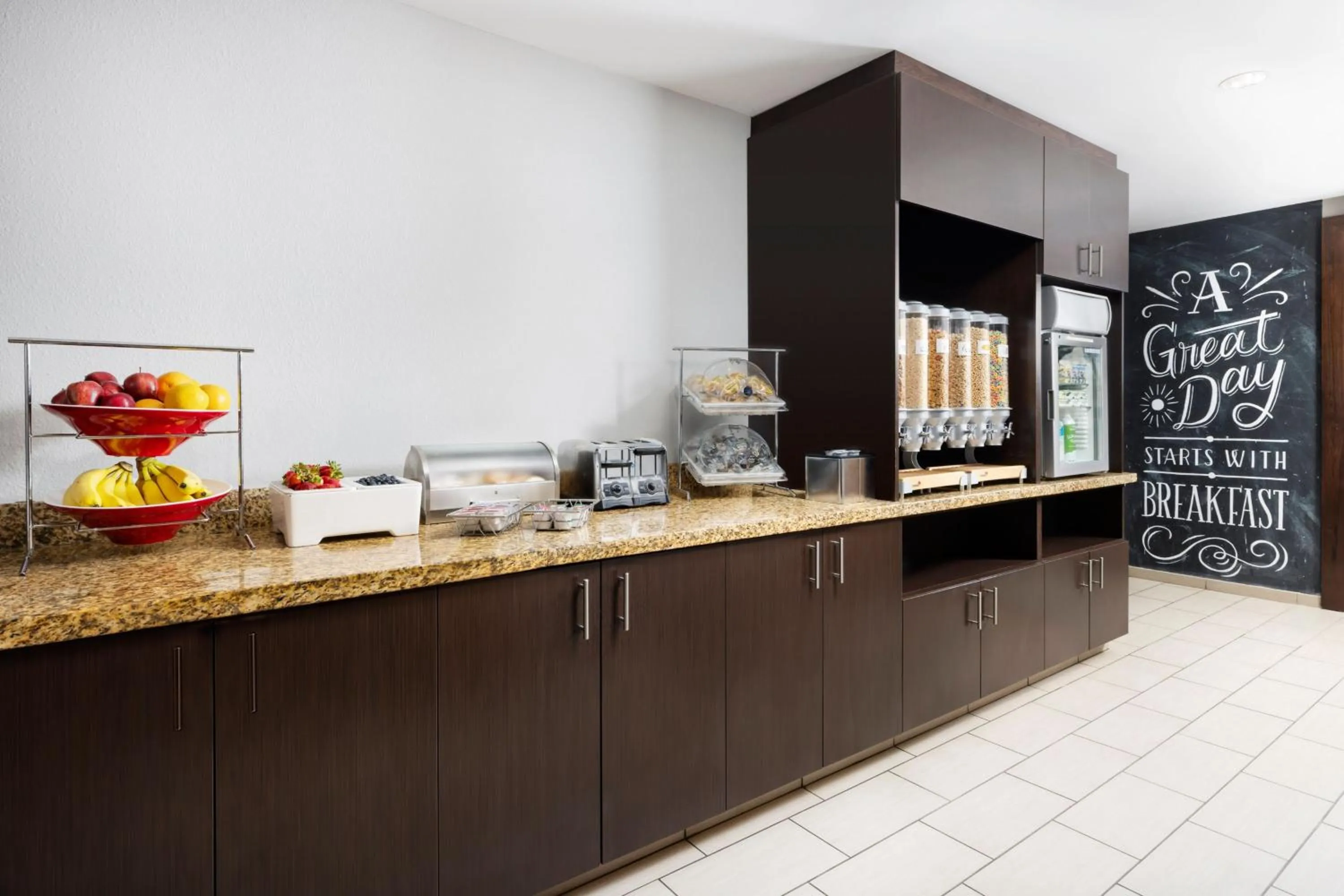 Breakfast in TownePlace Suites by Marriott Roswell