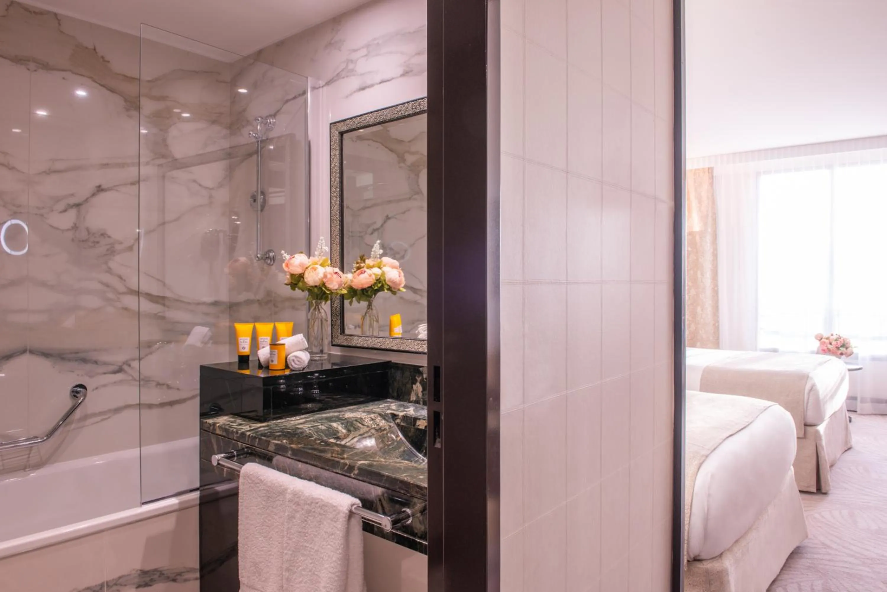 Bathroom in L'Hôtel du Collectionneur Paris