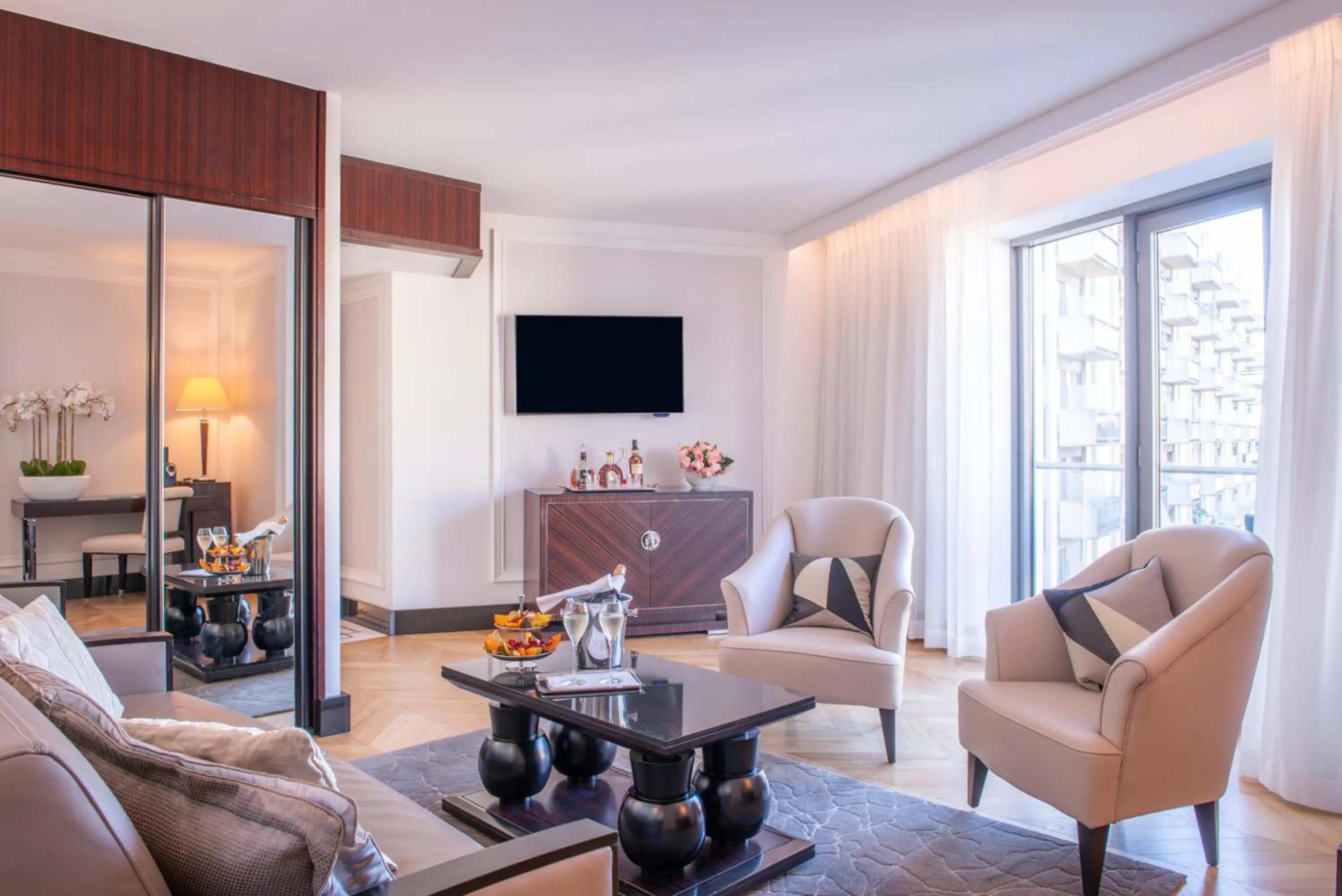 Living room in L'Hôtel du Collectionneur Paris