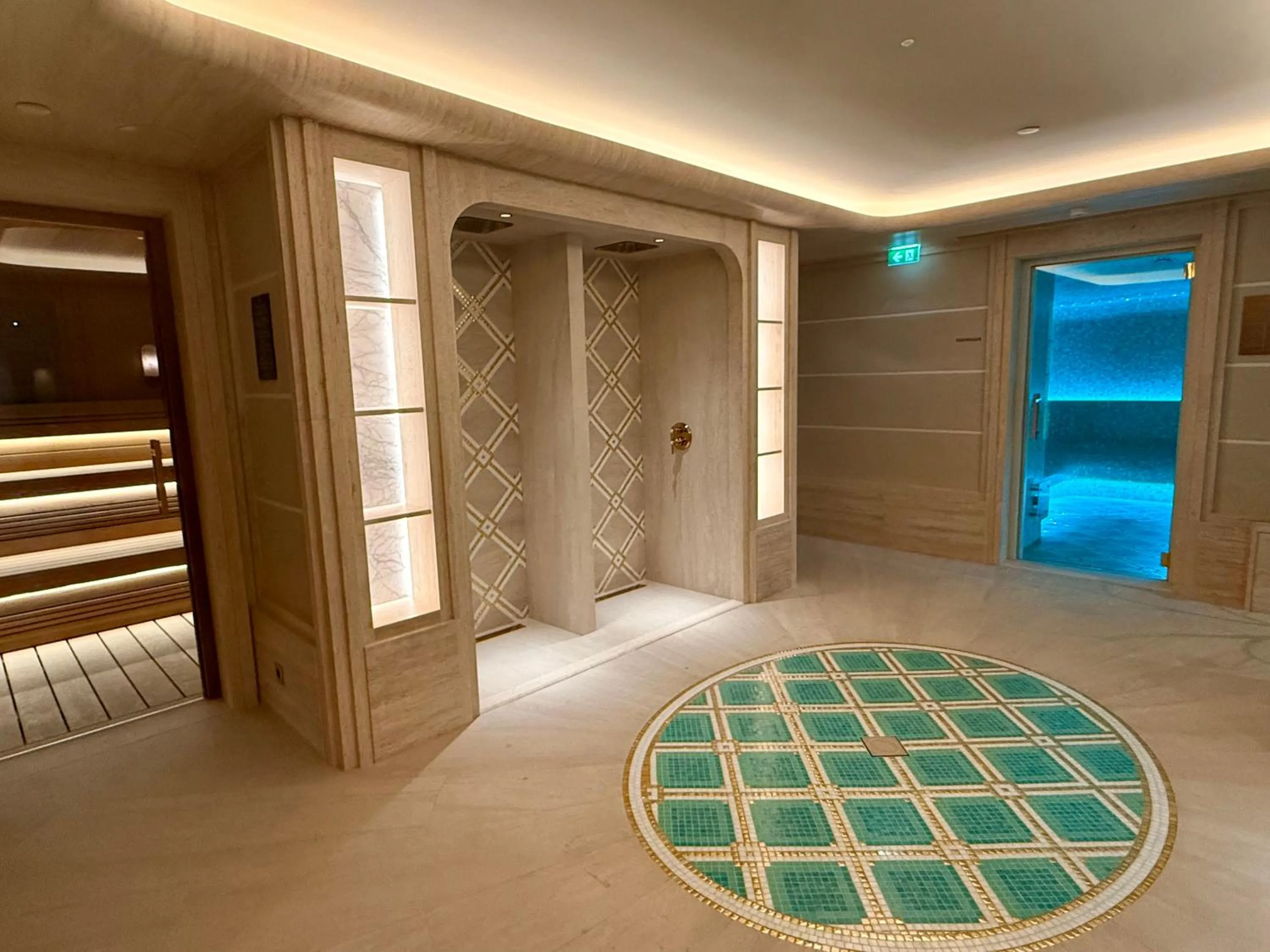 Spa and wellness centre/facilities in L'Hôtel du Collectionneur Paris