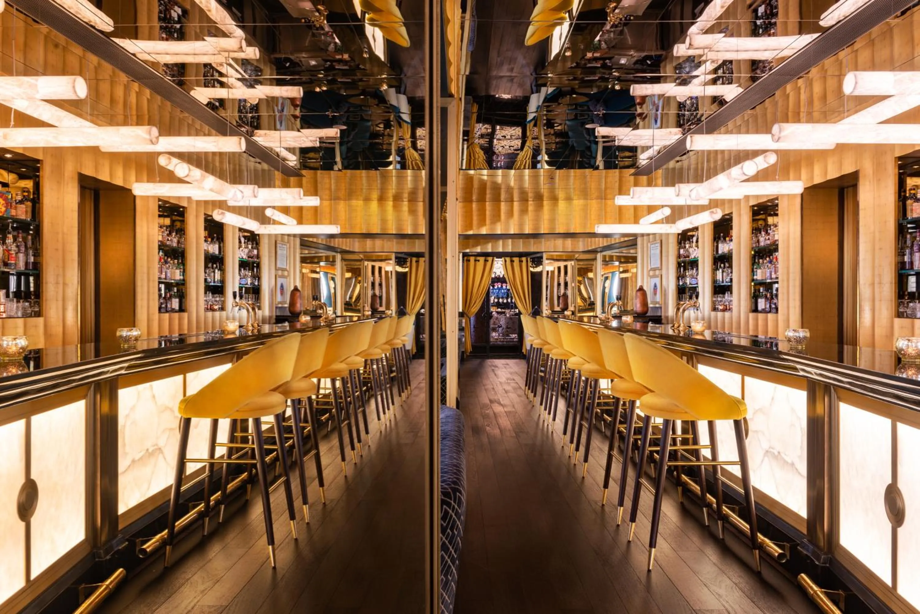 Restaurant/places to eat in L'Hôtel du Collectionneur Paris