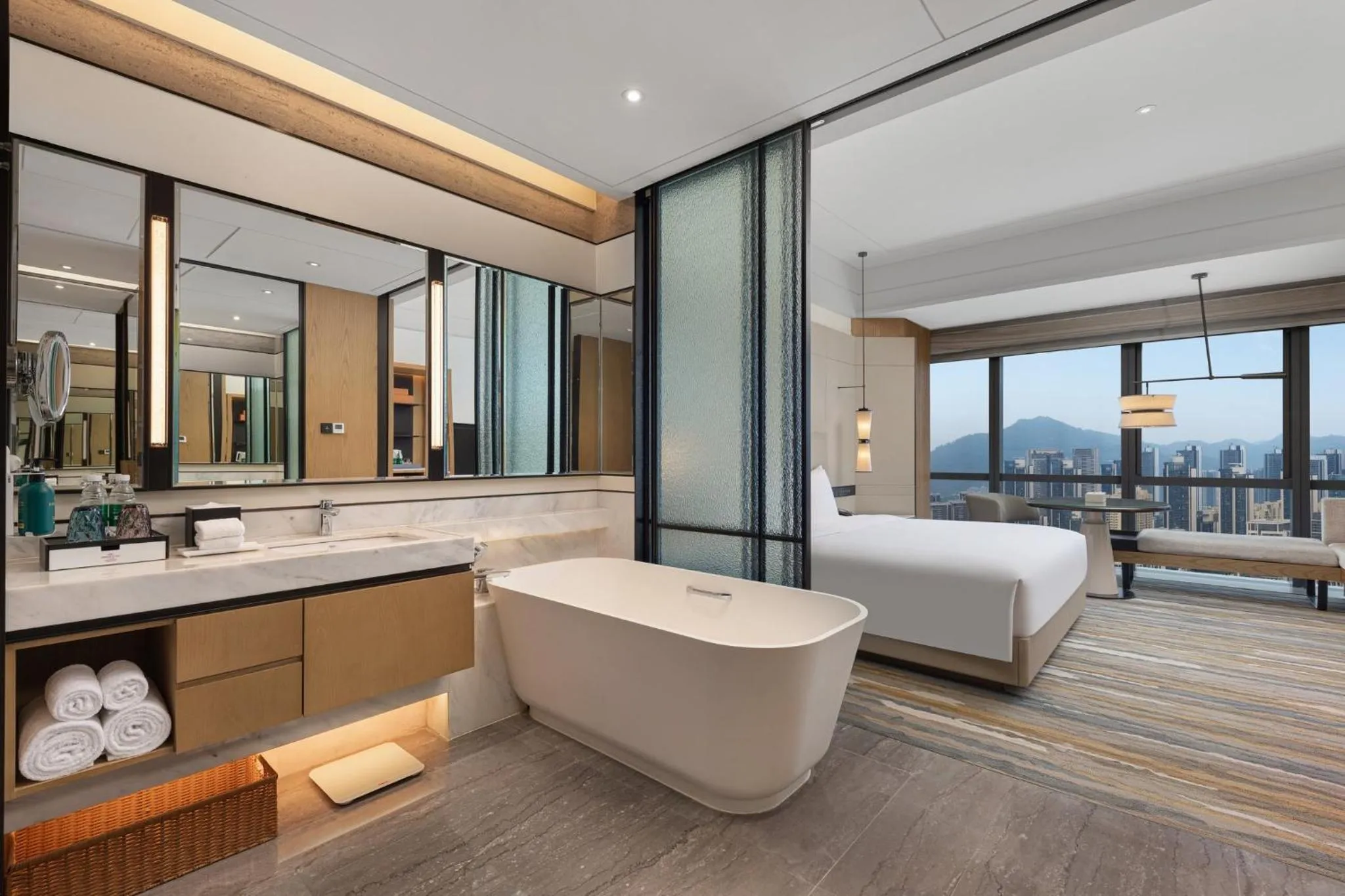 Photo of the whole room, Bed in Crowne Plaza Shenzhen Nanshan by IHG