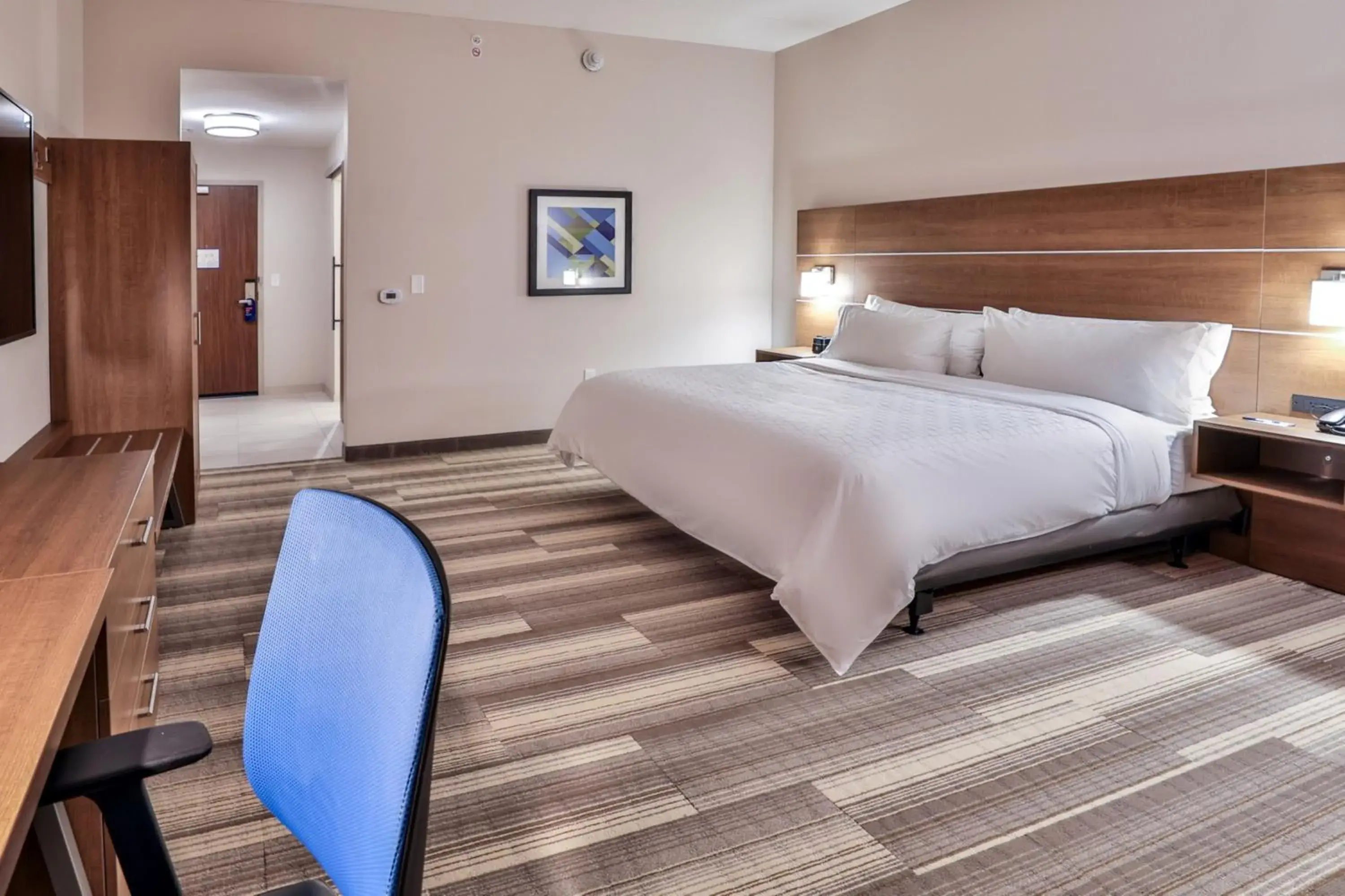 King Room - Mobility Accessible in Holiday Inn Express & Suites - Nashville MetroCenter Downtown by IHG King Room - Mobility Accessible in Holiday Inn Express & Suites - Nashville MetroCenter Downtown by IHG