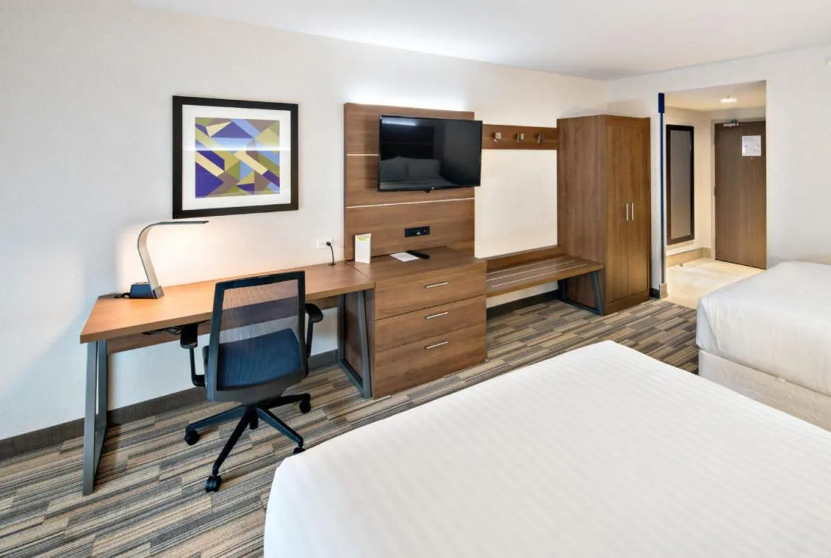 TV and multimedia, Bed in Holiday Inn Express & Suites - Nashville MetroCenter Downtown by IHG