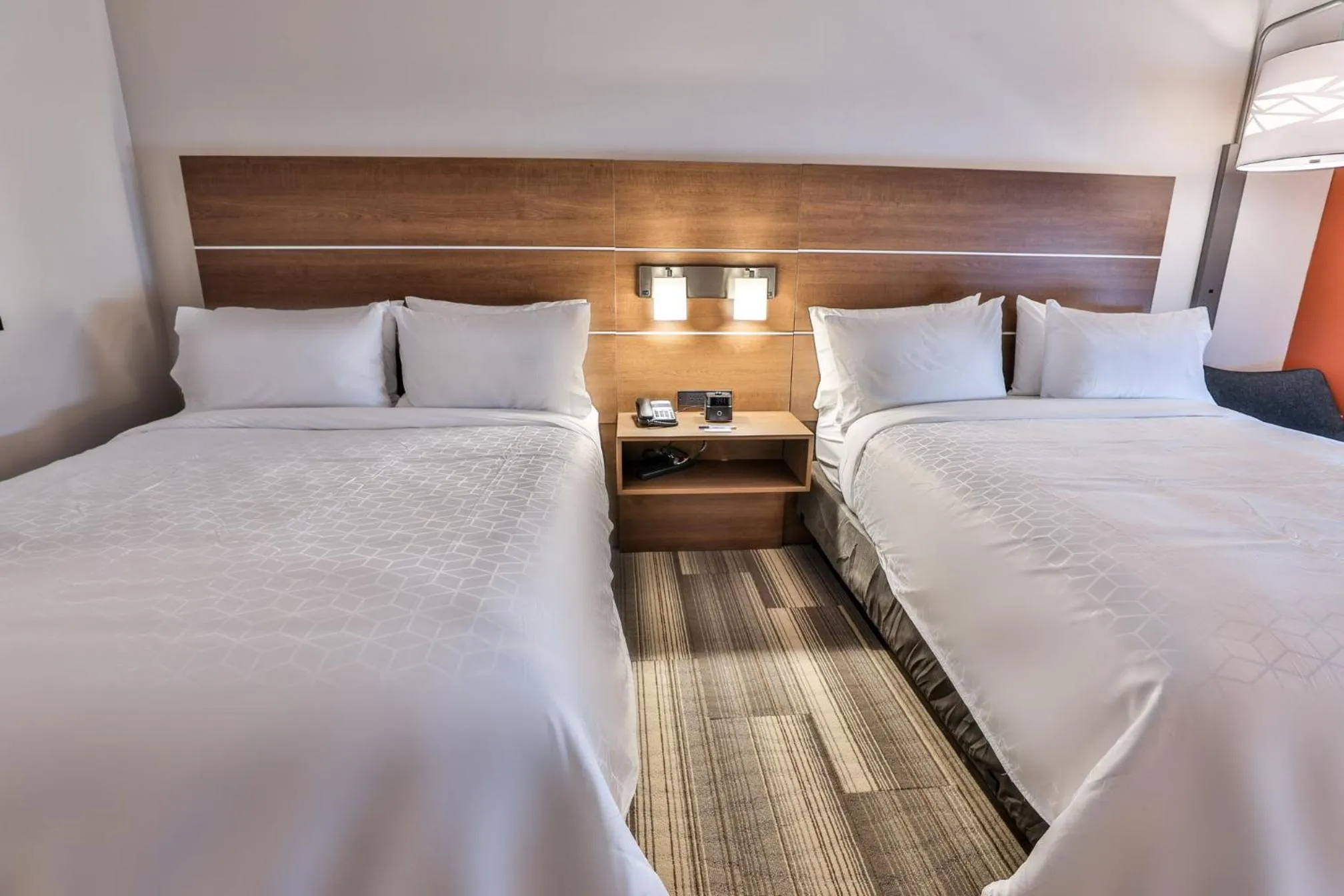 Bedroom, Bed in Holiday Inn Express & Suites - Nashville MetroCenter Downtown by IHG