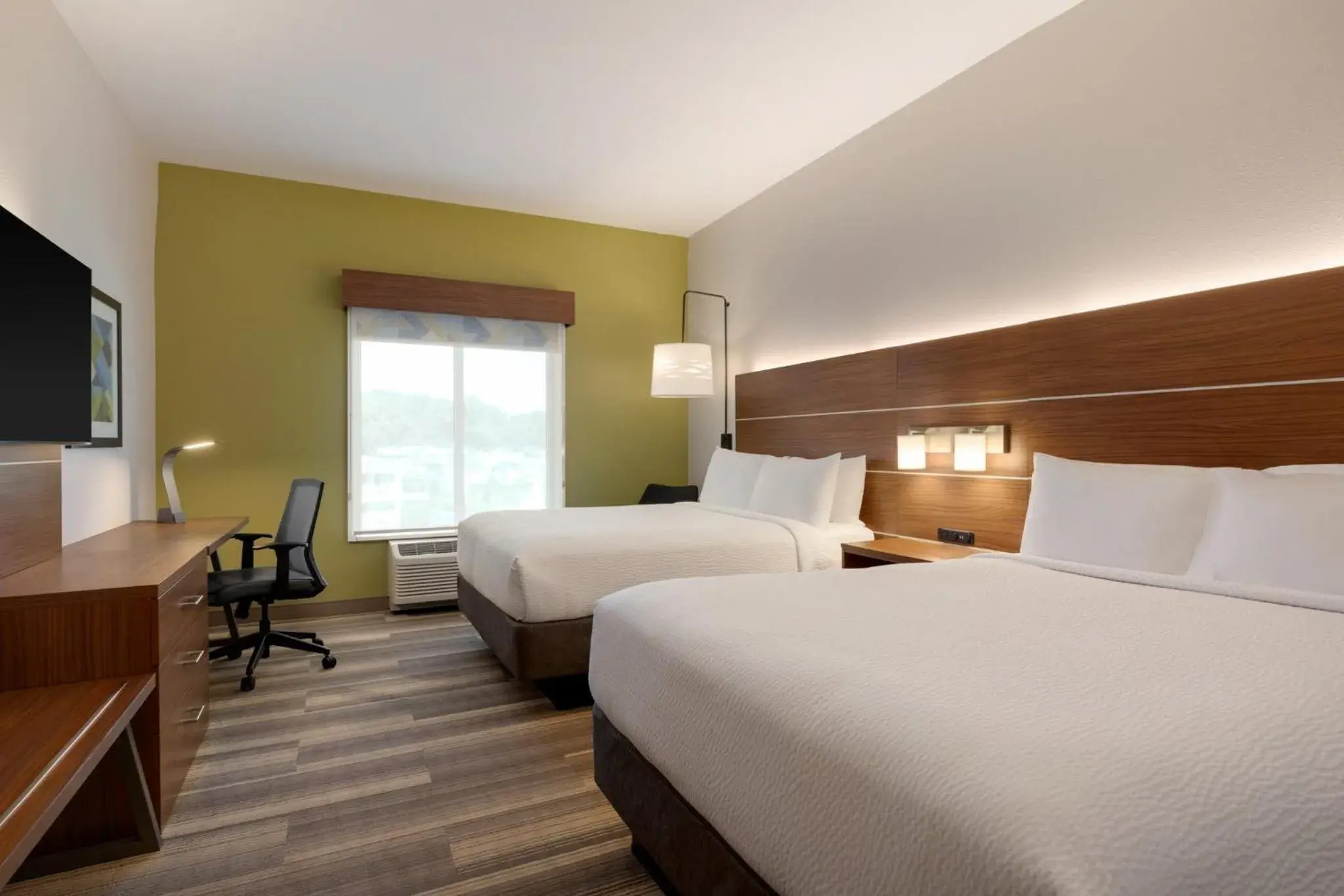 Queen Room with Two Queen Beds - Hearing Accessible/Non-Smoking in Holiday Inn Express & Suites - Dalton - Walnut Ave by IHG Queen Room with Two Queen Beds - Hearing Accessible/Non-Smoking in Holiday Inn Express & Suites - Dalton - Walnut Ave by IHG