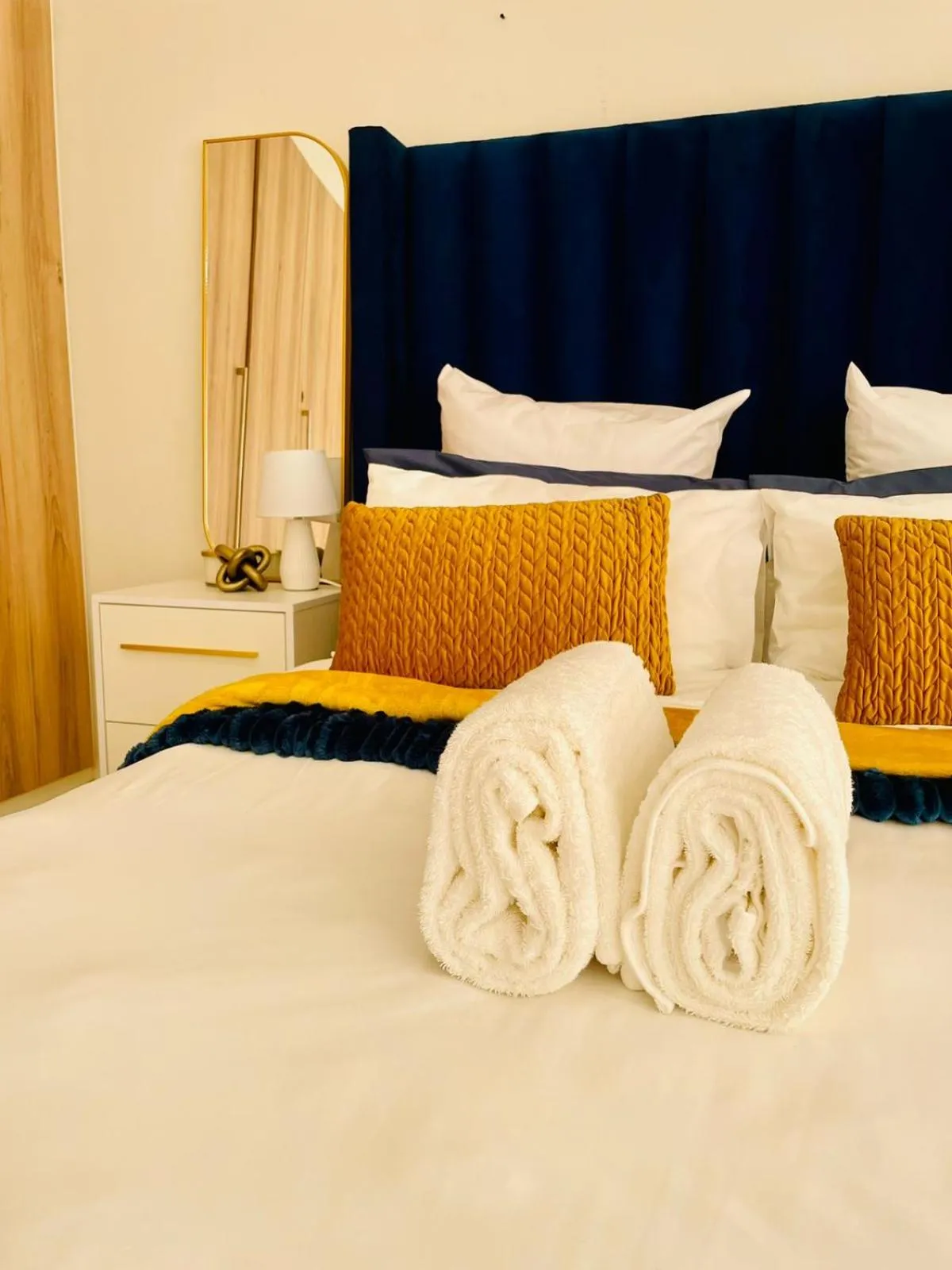 Bed in The Blyde, an impeccable blissful getaway (Balwin properties)