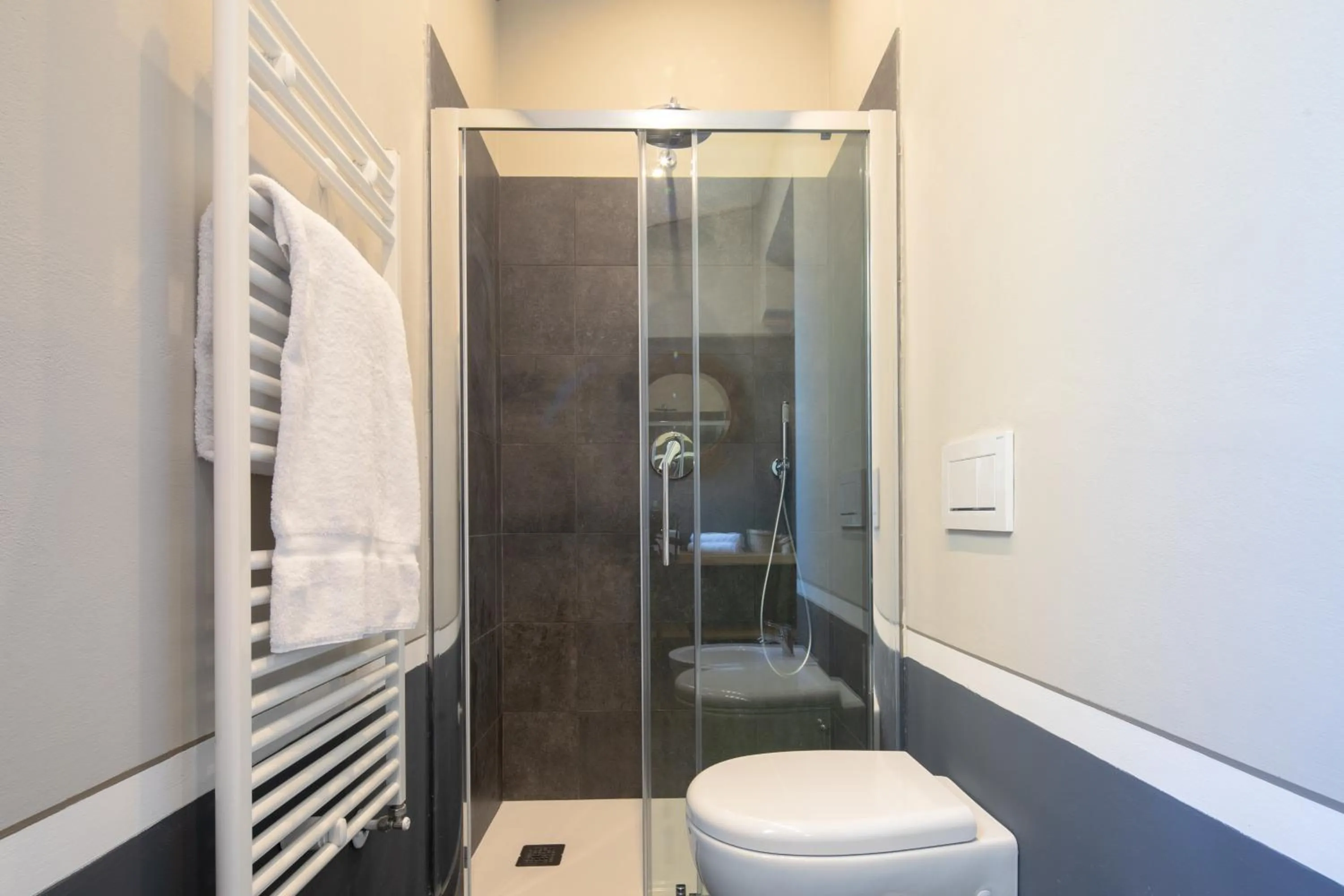 Shower in Nerli Prestige by Mmega