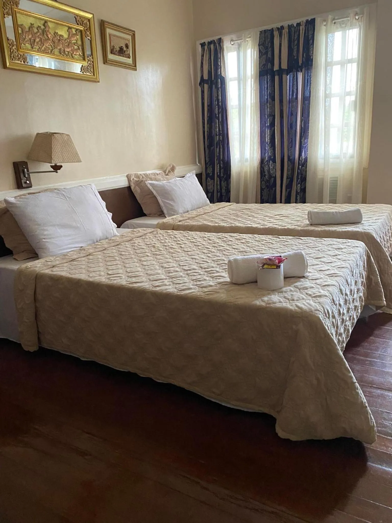 Bed in Stefanie Grace Inn