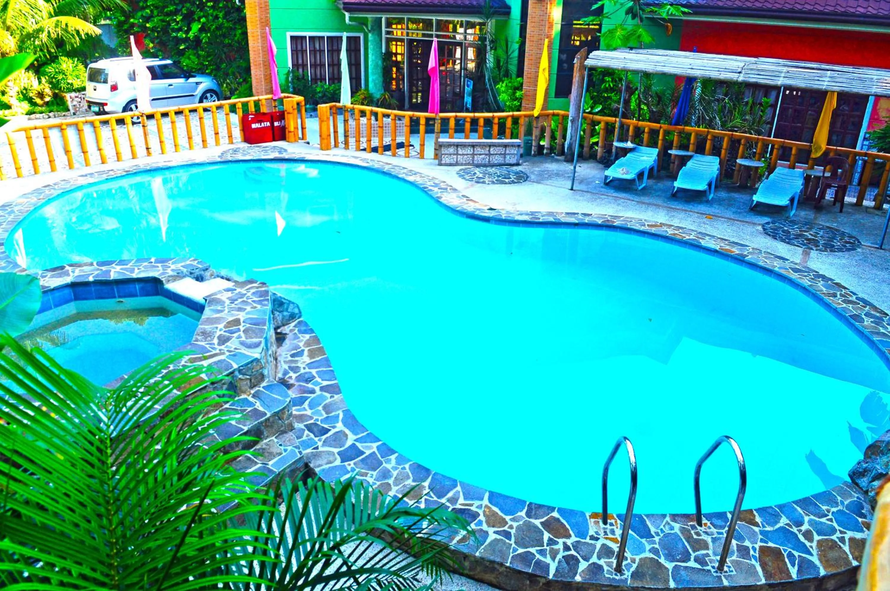 Swimming pool in Stefanie Grace Inn
