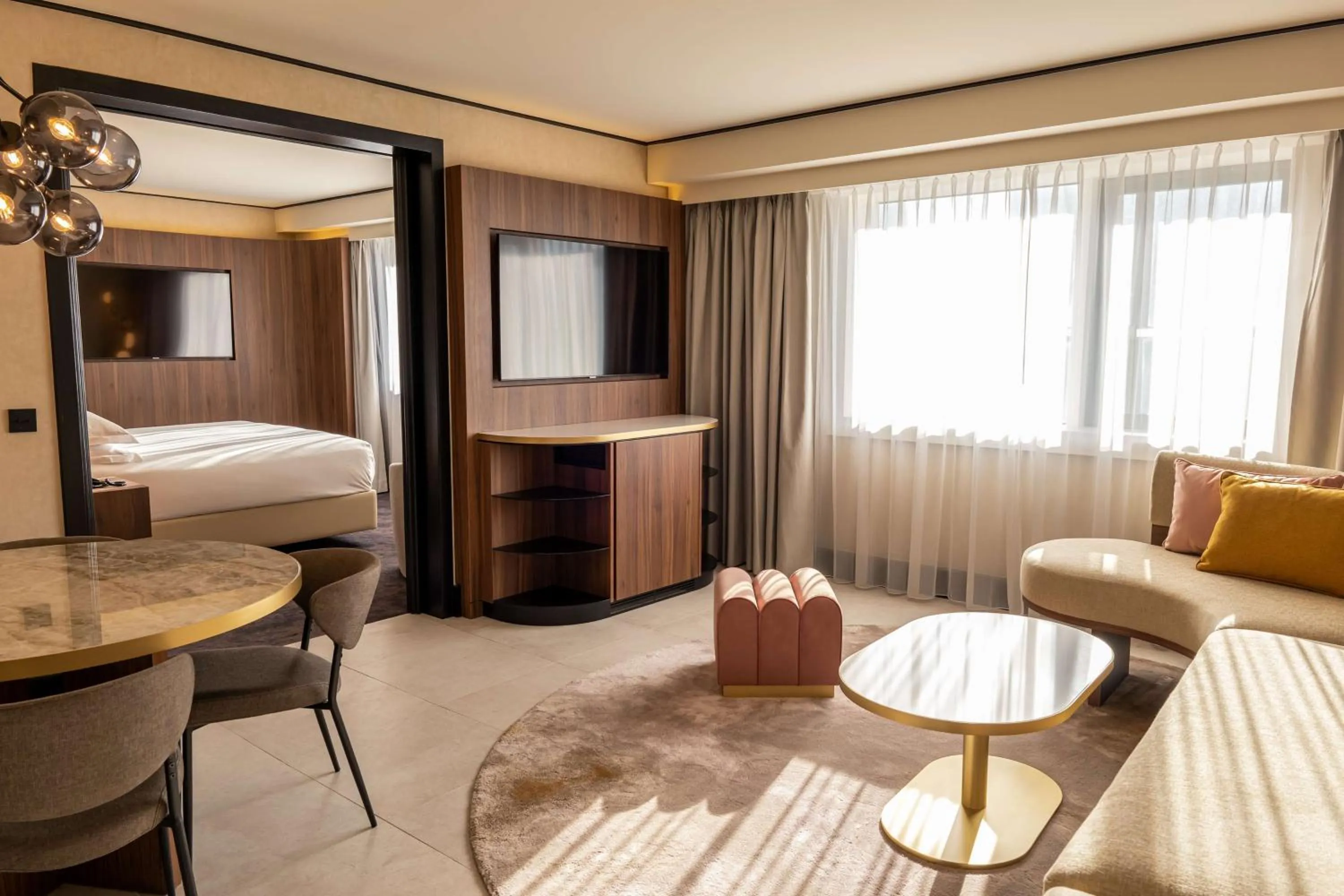 Photo of the whole room, Bed in Hilton Paris La Défense