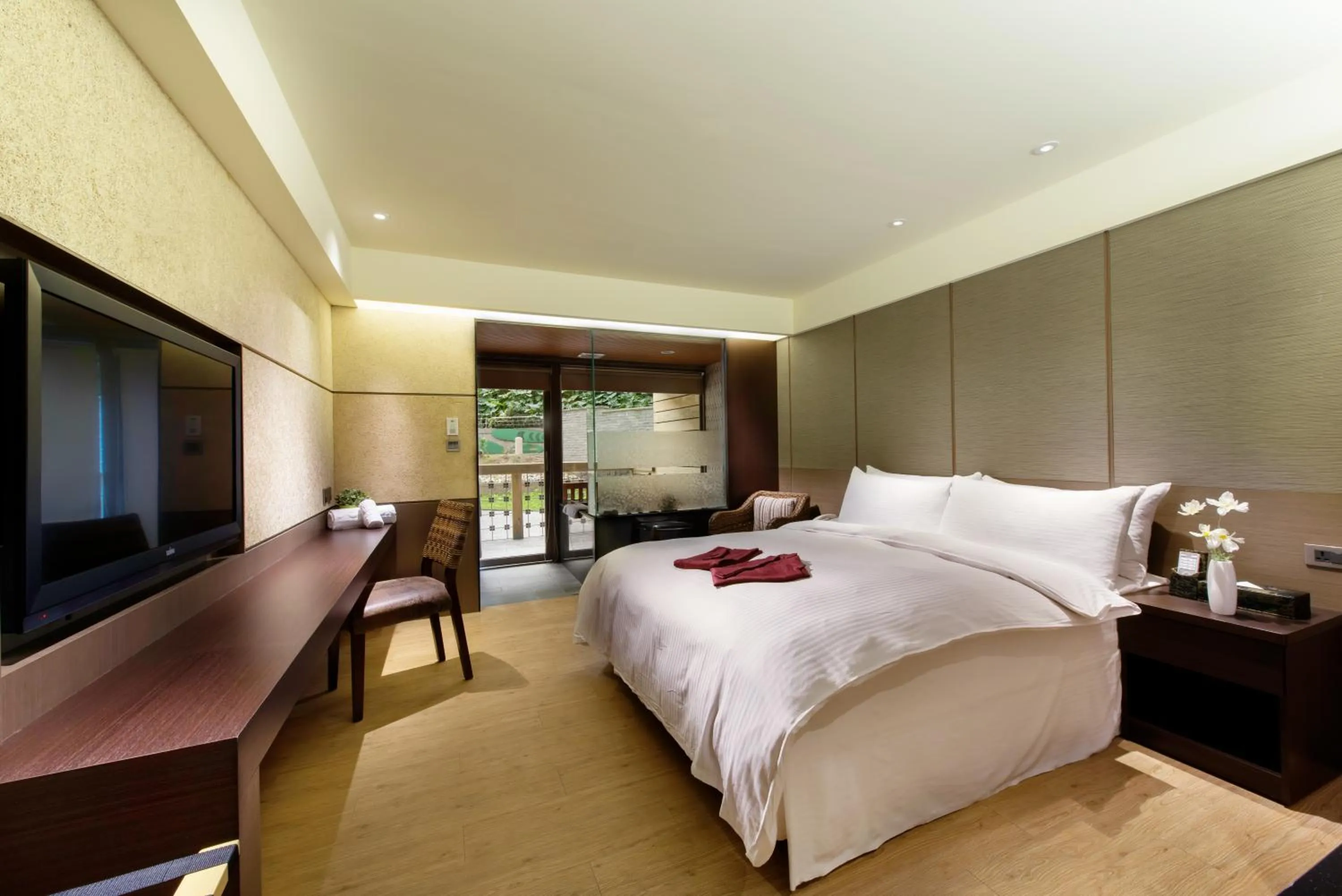 Photo of the whole room, Bed in Beitou Hot Spring Resort