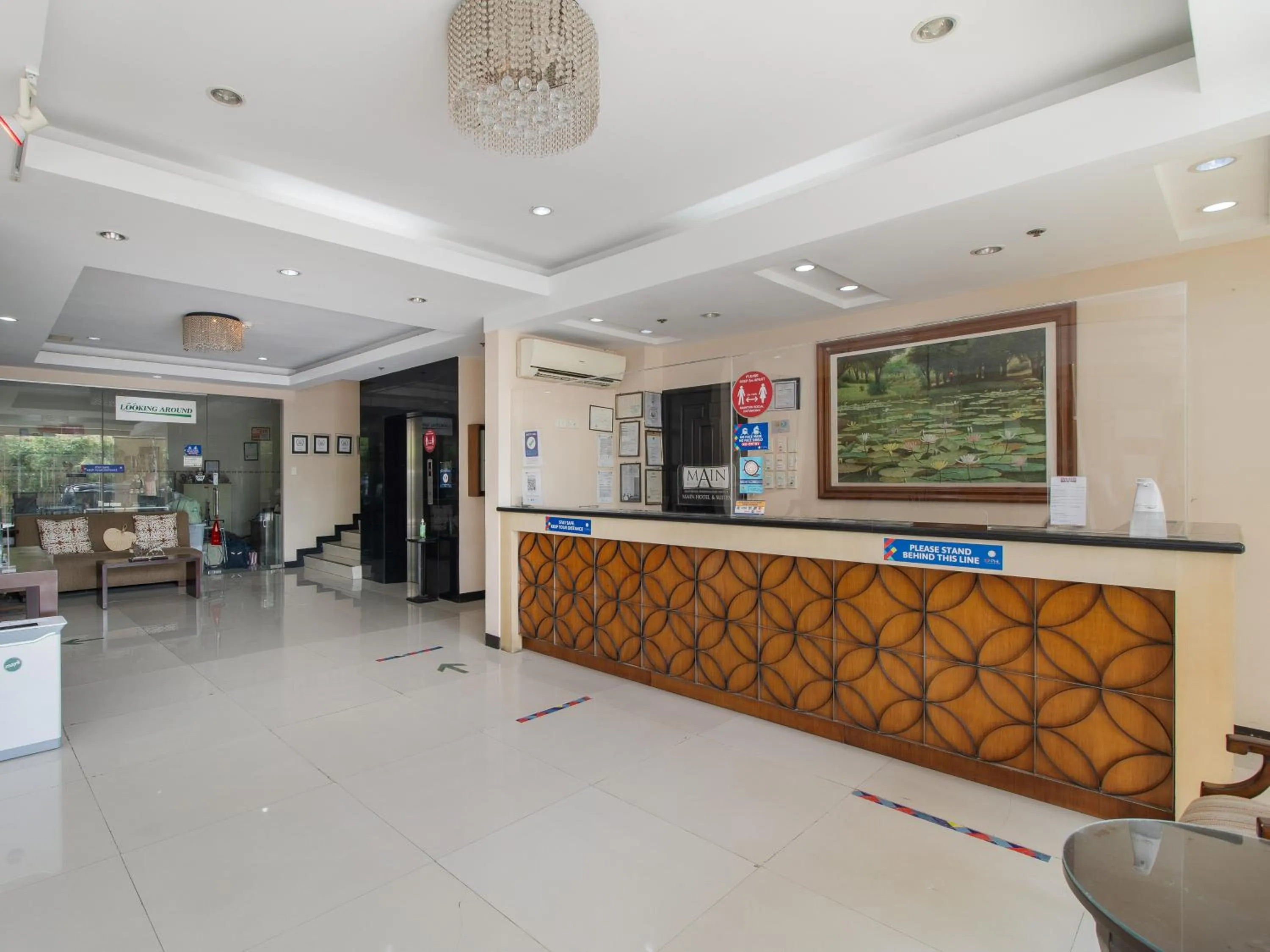 Lobby or reception in Main Hotel & Suites