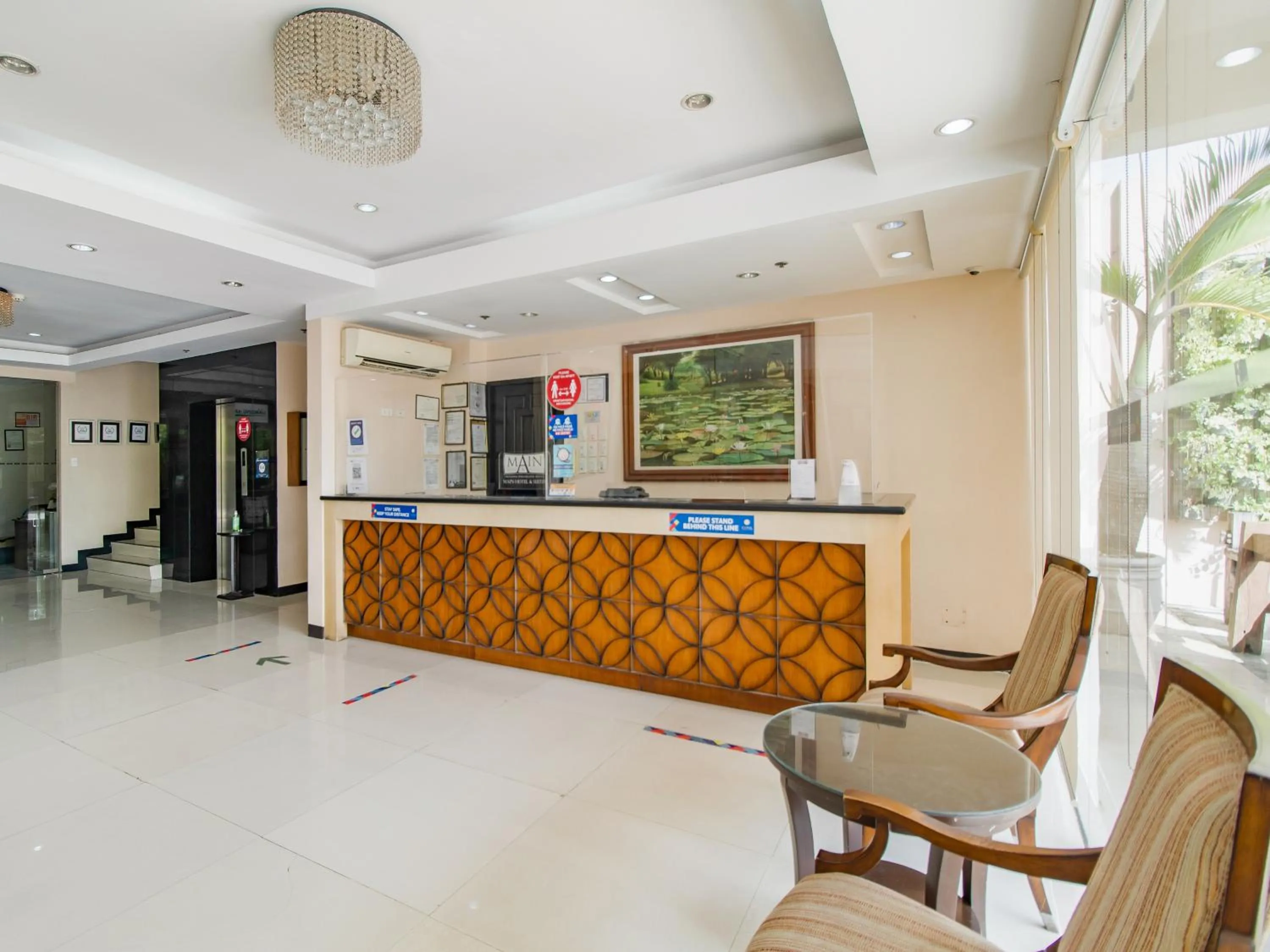 Lobby or reception in Main Hotel & Suites