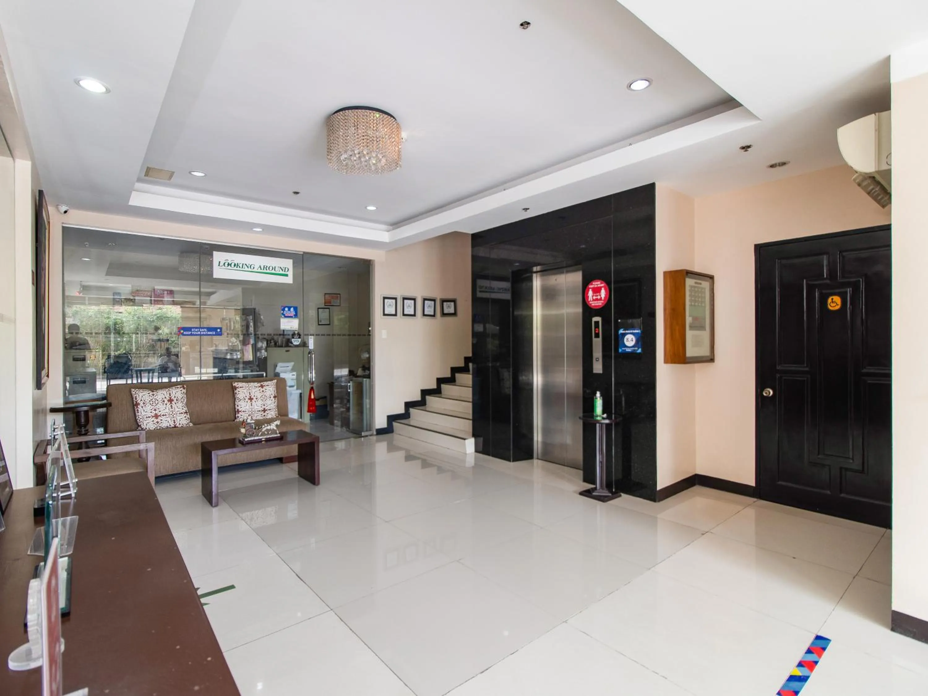 Lobby or reception in Main Hotel & Suites