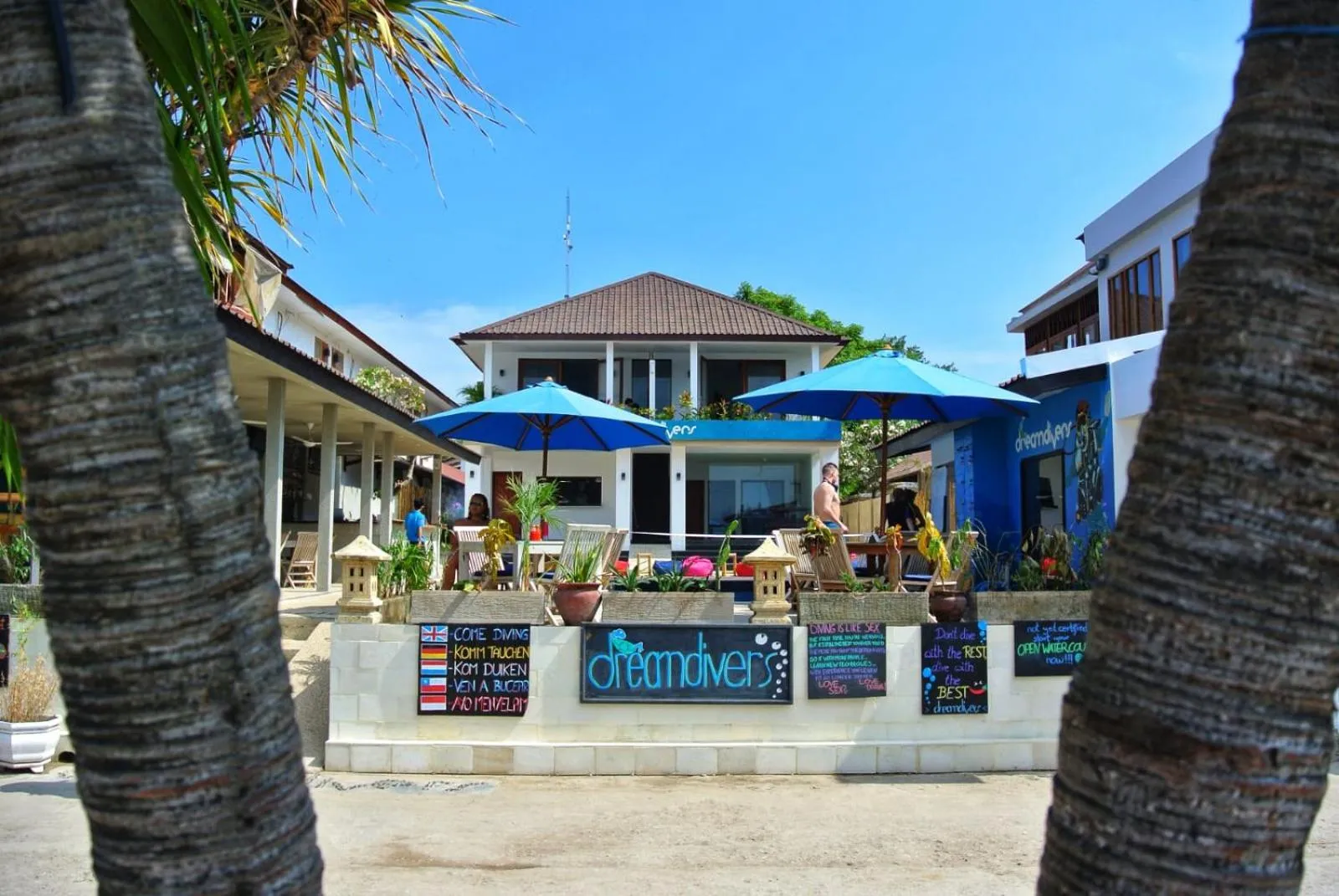 Restaurant/places to eat in Dream Divers Resort