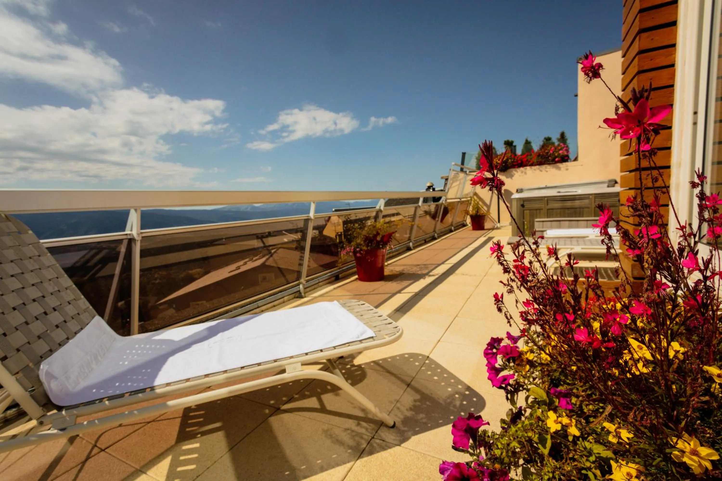 Balcony/Terrace in Hôtel Le Grand Tétras