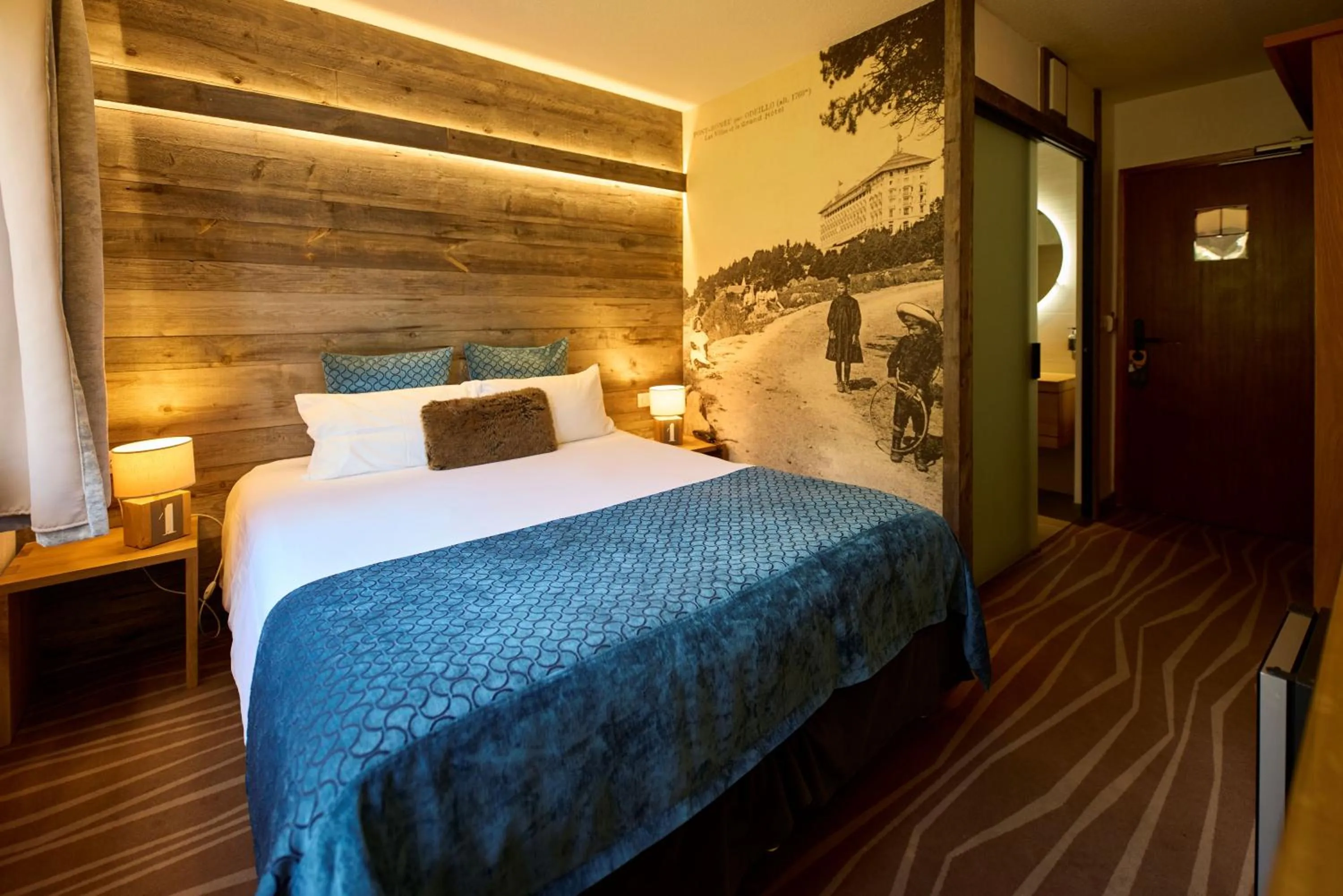 Bedroom, Bed in Hôtel Le Grand Tétras