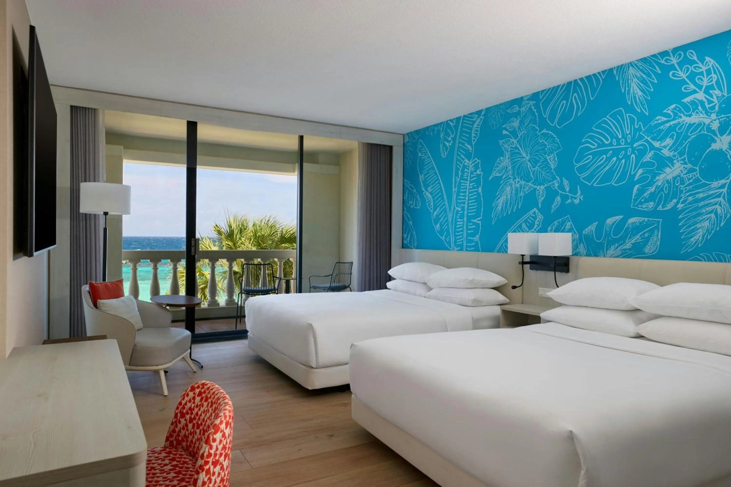 Photo of the whole room, Bed in Curaçao Marriott Beach Resort