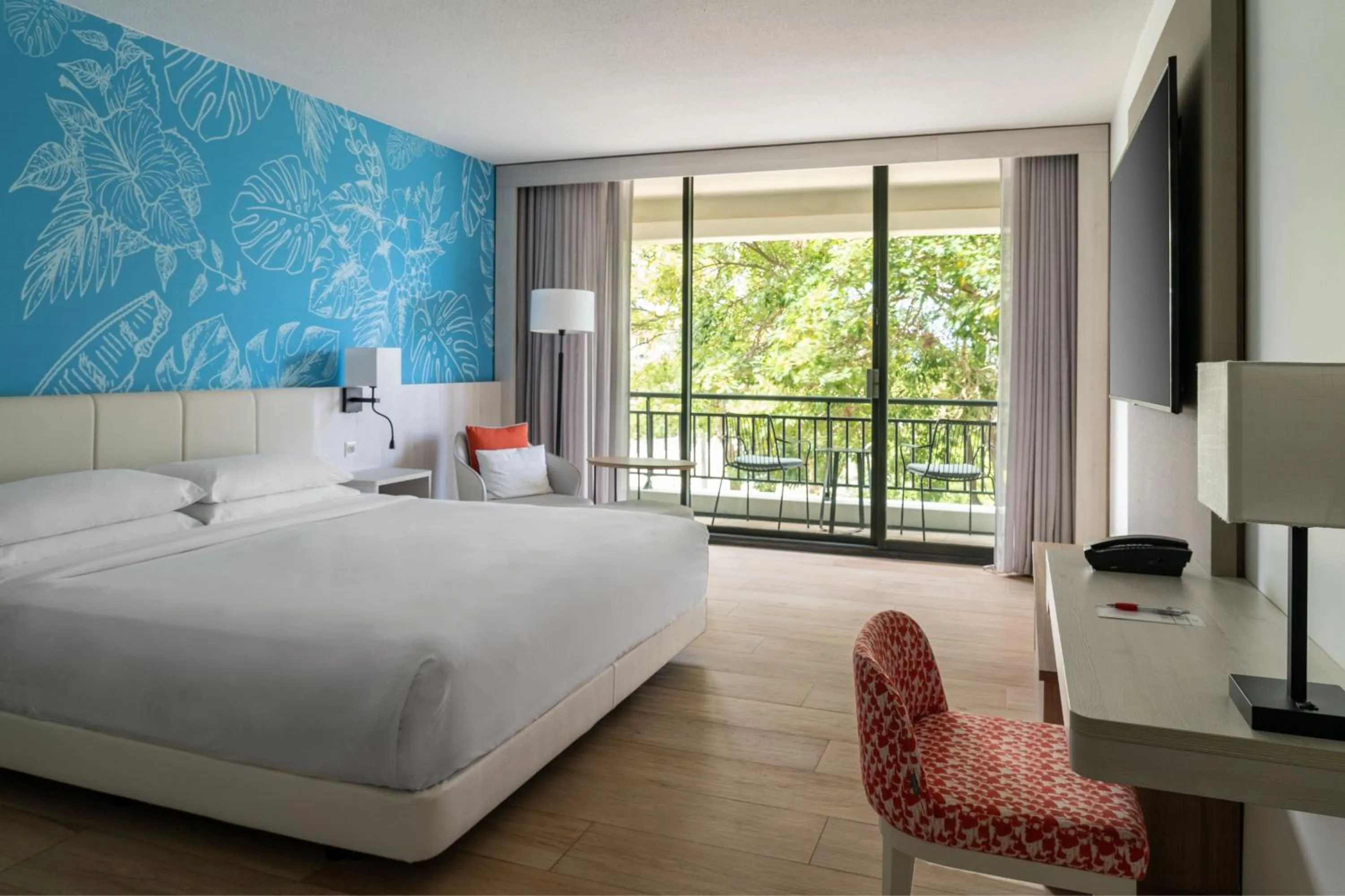 Photo of the whole room, Bed in Curaçao Marriott Beach Resort