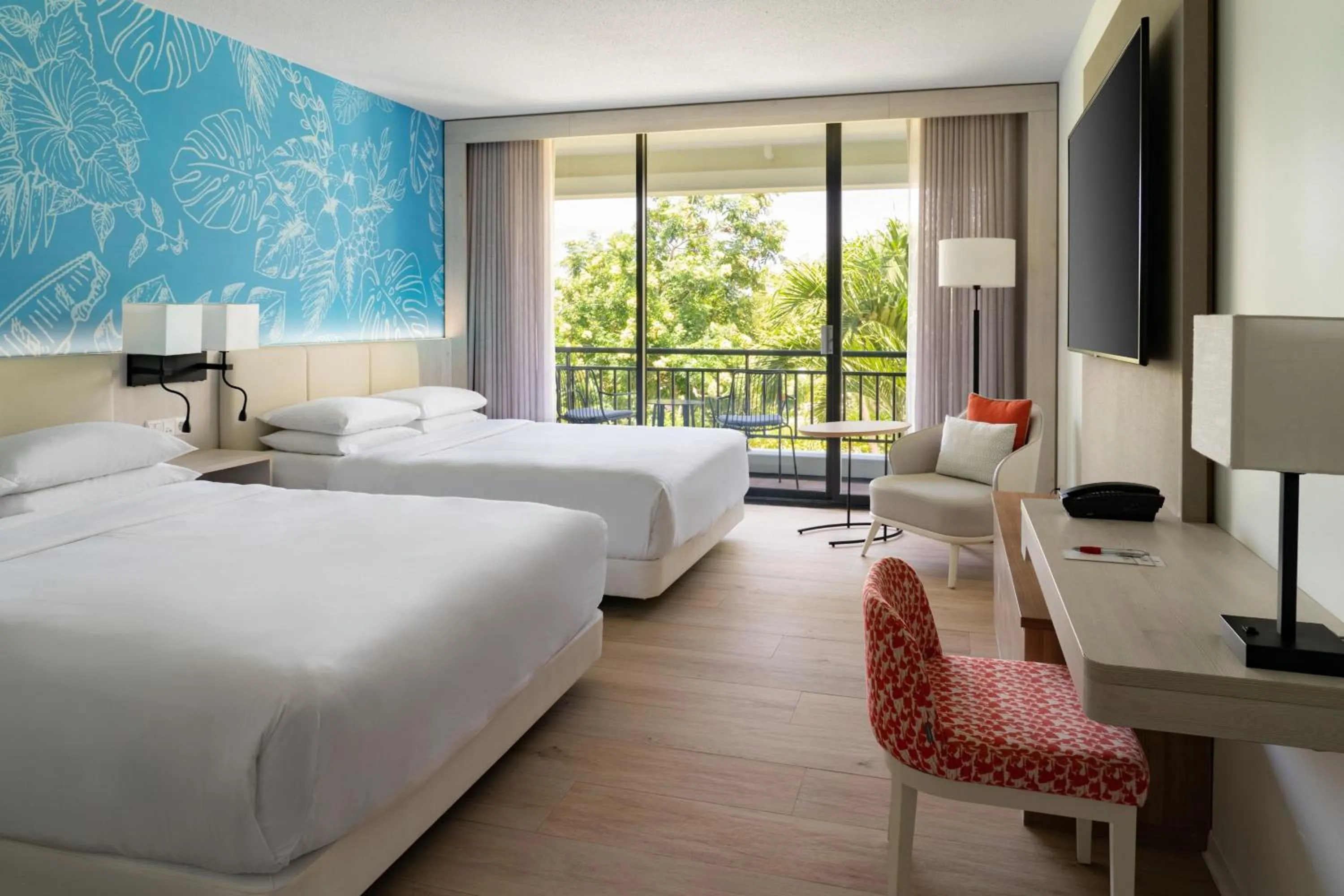 Photo of the whole room, Bed in Curaçao Marriott Beach Resort