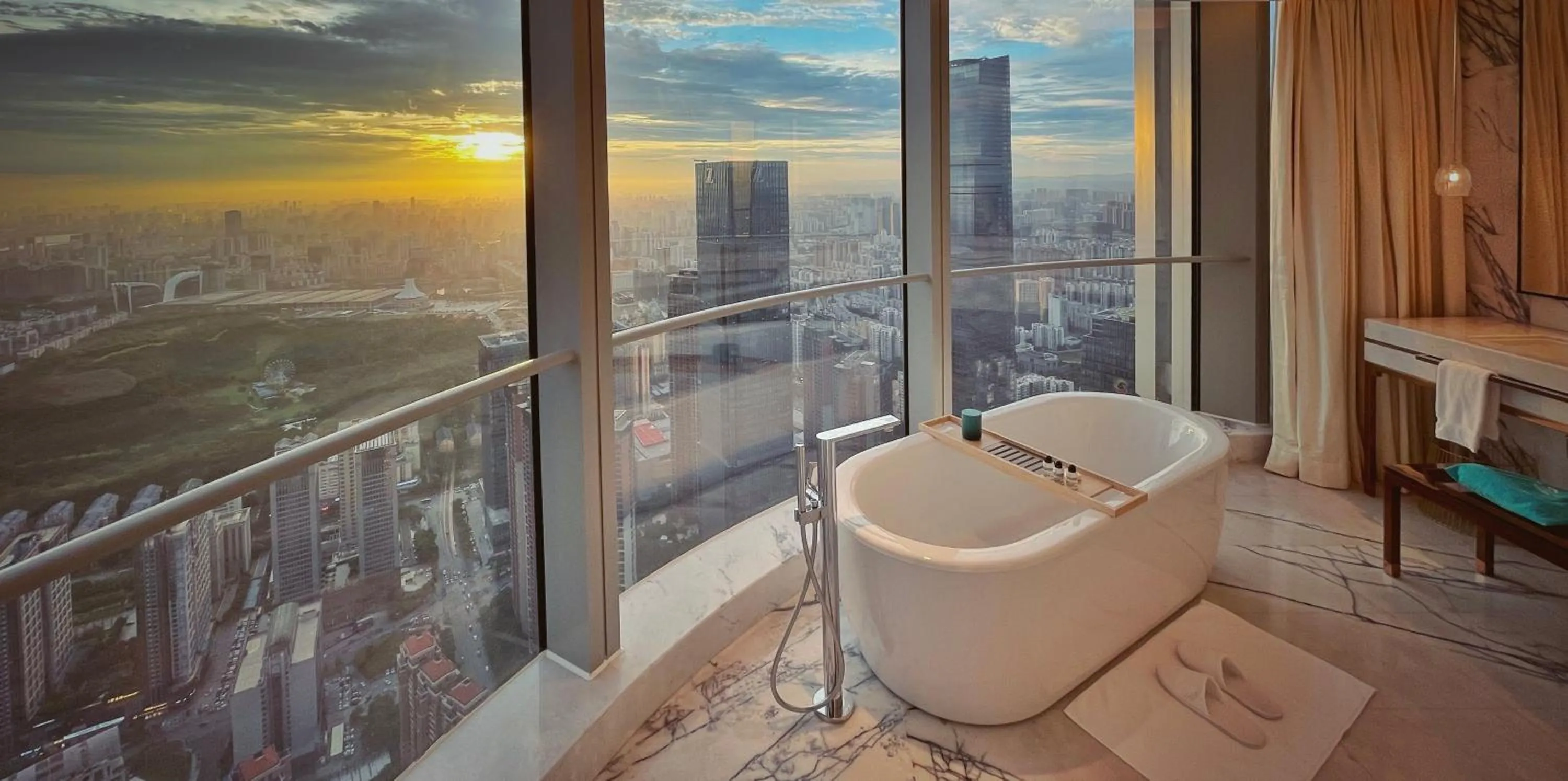 Bathroom in Na Lotus Hotel, a Luxury Collection Hotel, Nanning