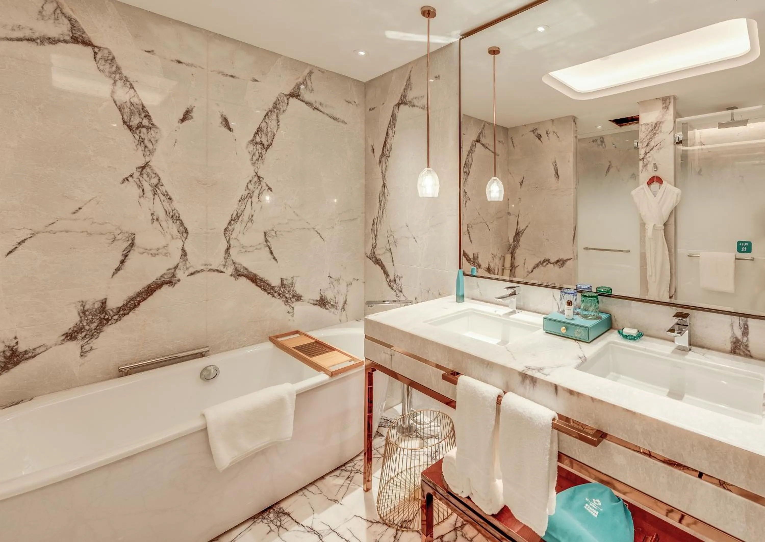 Bathroom in Na Lotus Hotel, a Luxury Collection Hotel, Nanning