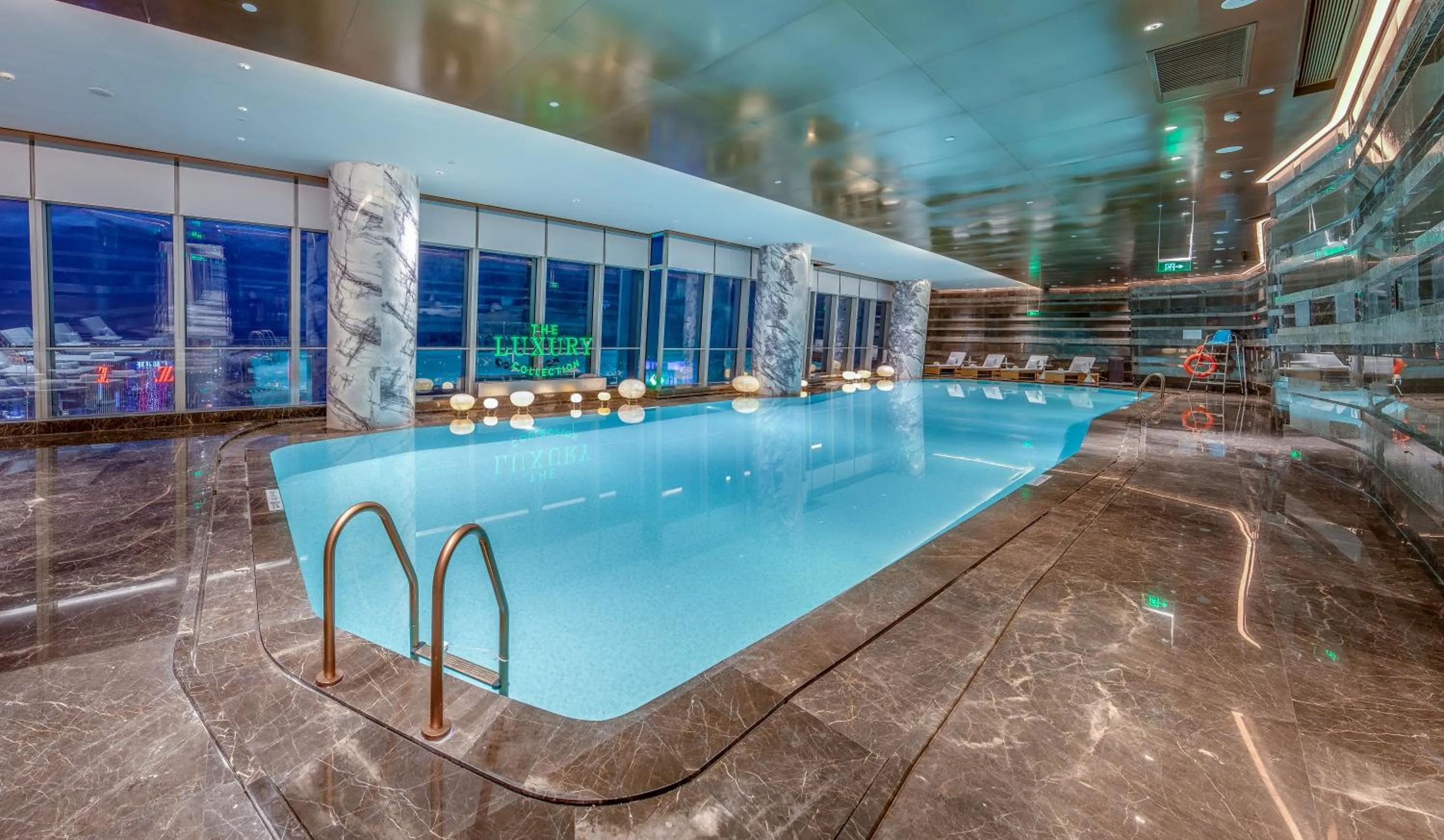 Swimming pool in Na Lotus Hotel, a Luxury Collection Hotel, Nanning