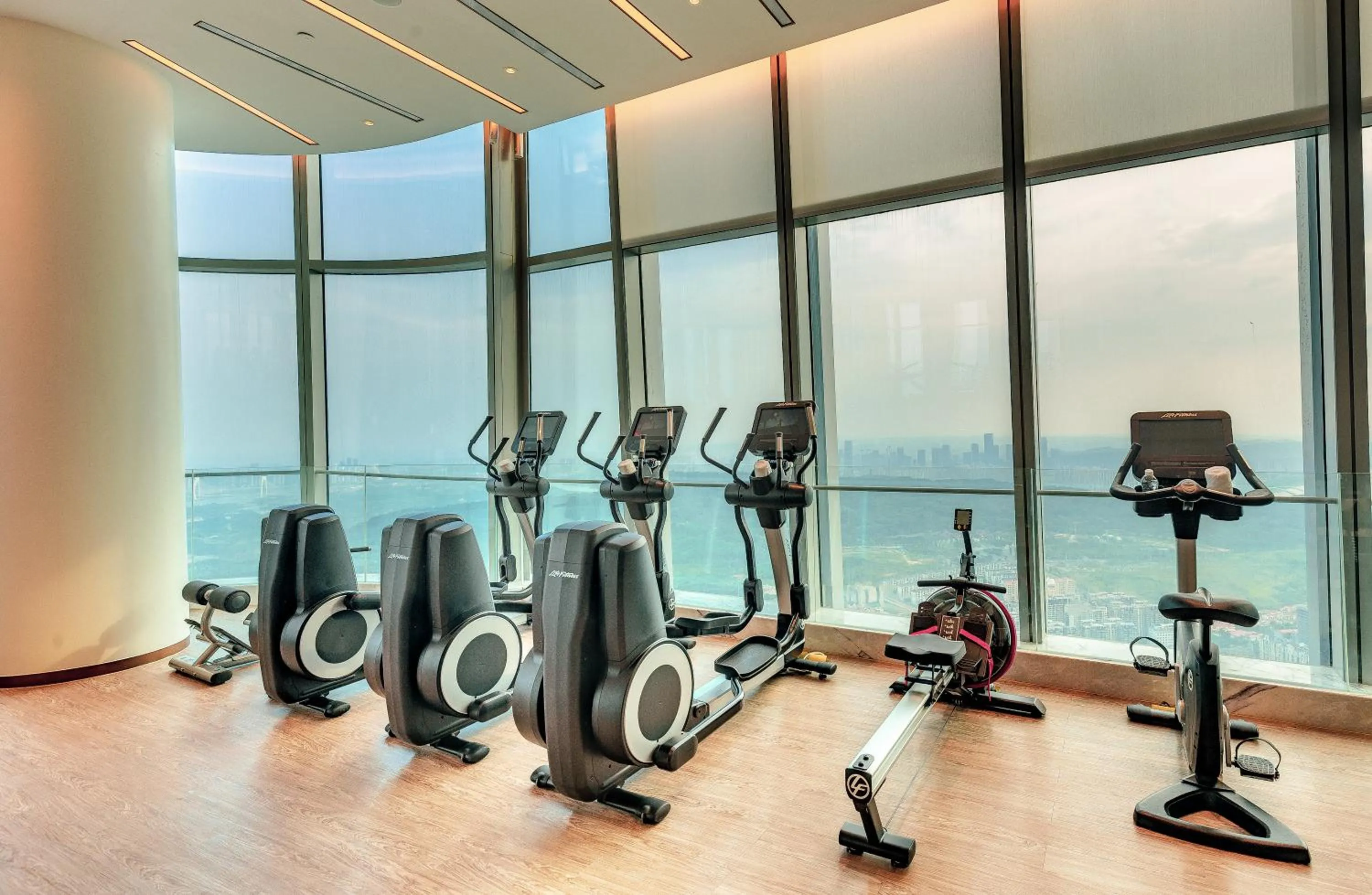 Fitness centre/facilities in Na Lotus Hotel, a Luxury Collection Hotel, Nanning